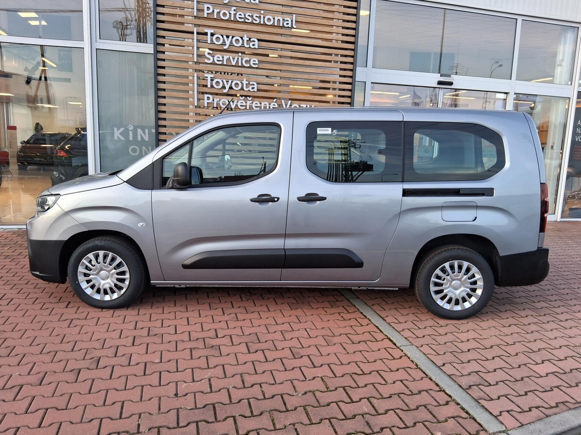 Toyota Proace City Verso, 1,5 D 100K 6MT COMBI - fotka 6