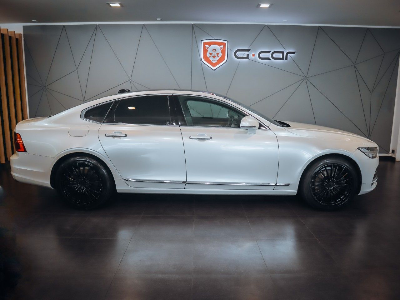 Volvo S90, 2.0 D5 AWD Inscription 173kW - fotka 4