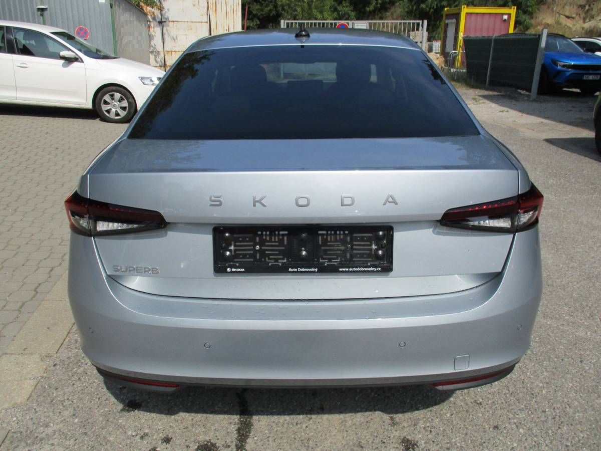 Škoda Superb, Selection Liftback 2,0TDI 110k - fotka 6