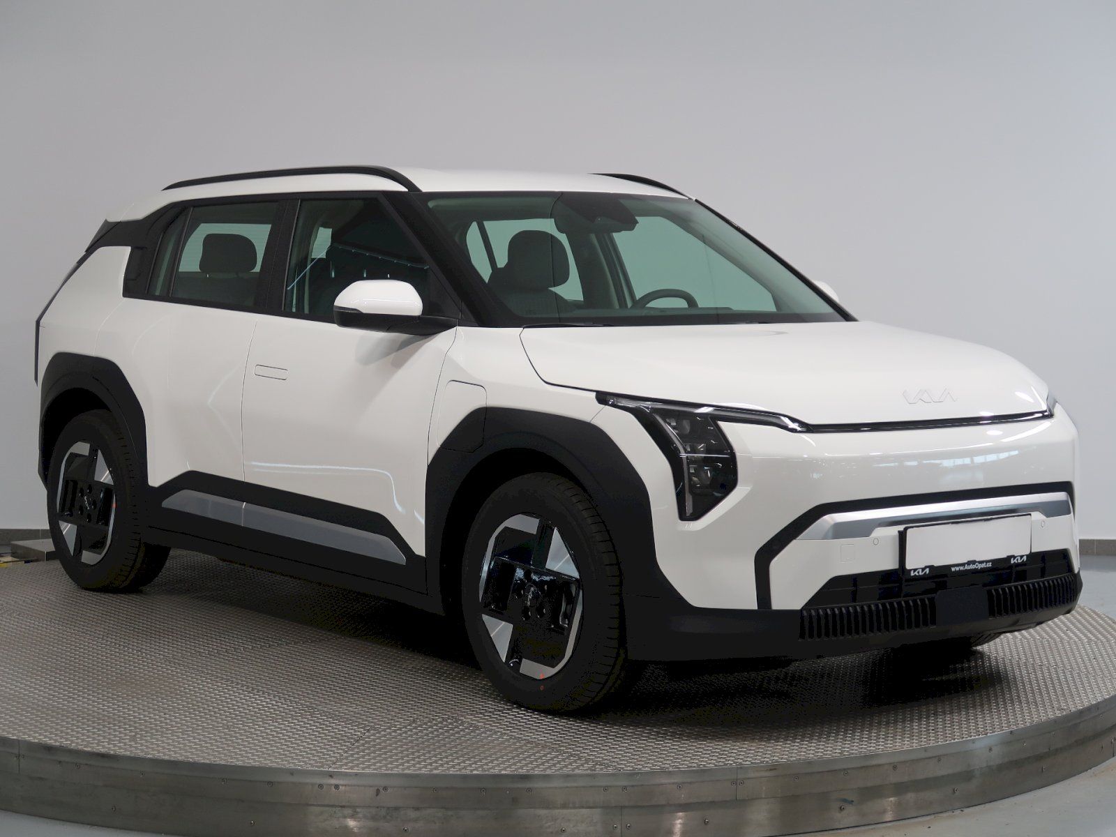 Kia EV3, AIR 81,4kWh 150KW - fotka 6