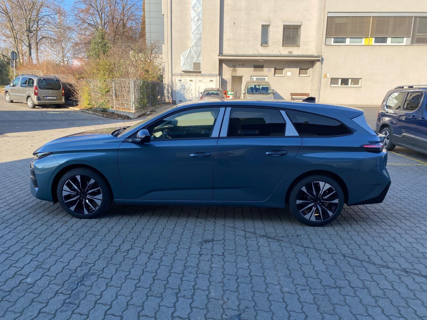 Peugeot 308, SW ALLURE Hybrid 145 e-DCS6 - - fotka 3