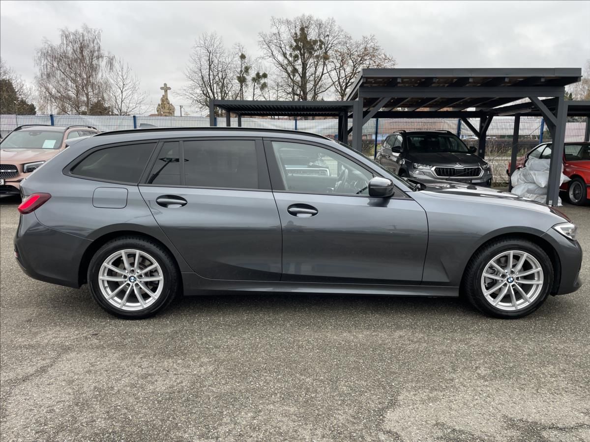 BMW Řada 3, 320d xDrive LED*Live Cockpit - fotka 4