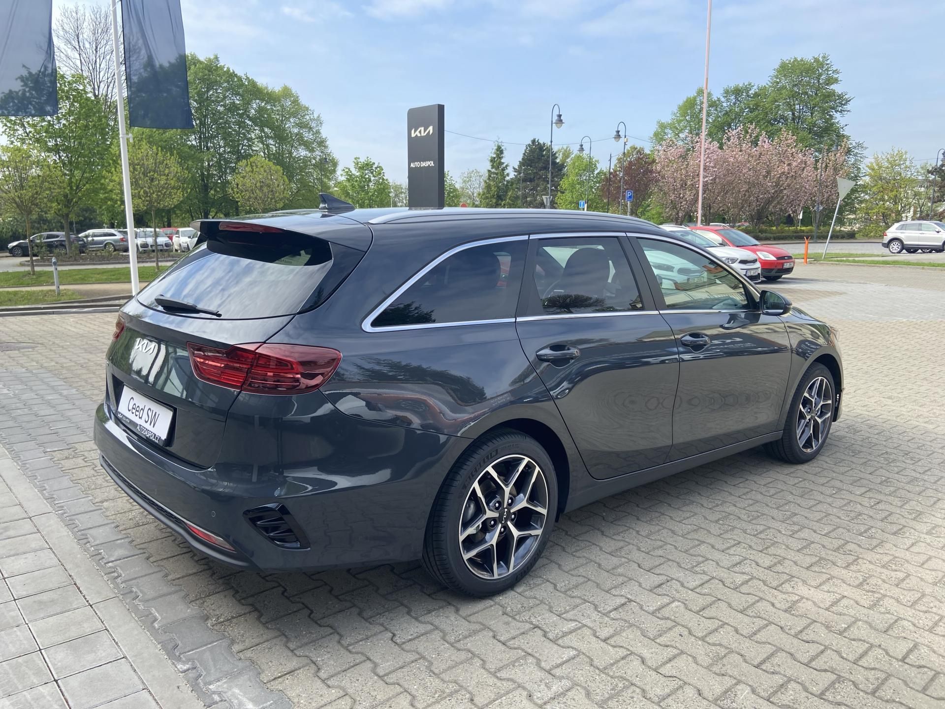 Kia Cee´d, SW  7DCT TOP+Business"ref.vůz" - fotka 3
