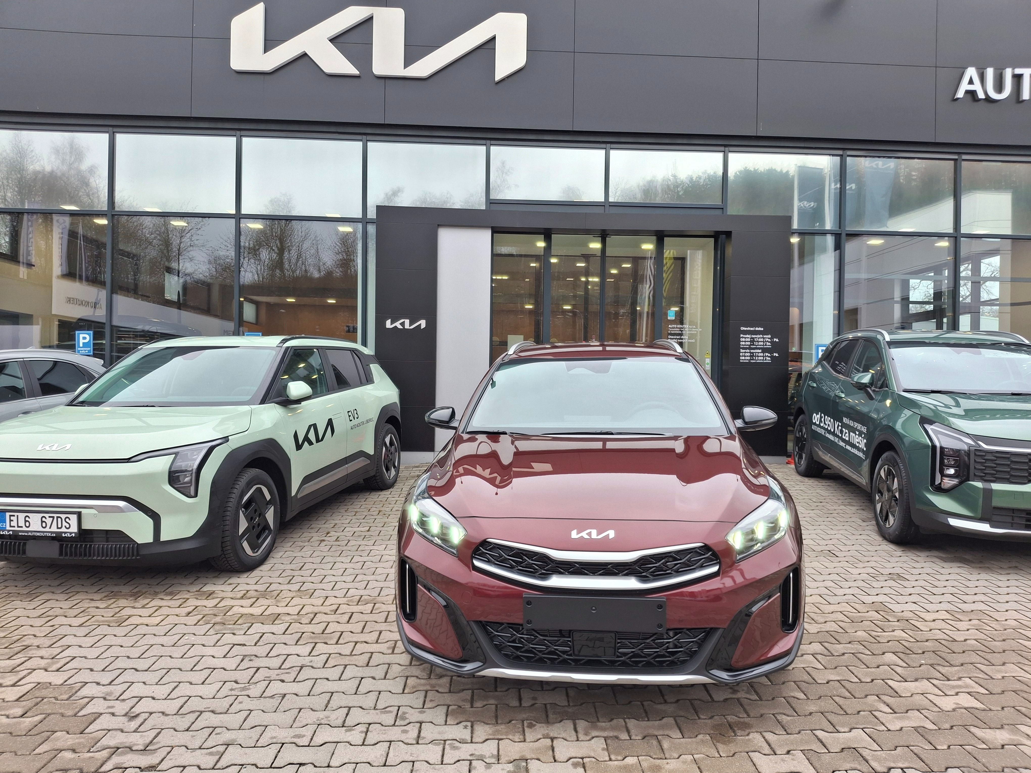 Kia XCee´d, 1,6 T-GDi 7DCT STEEL EDITION - fotka 2