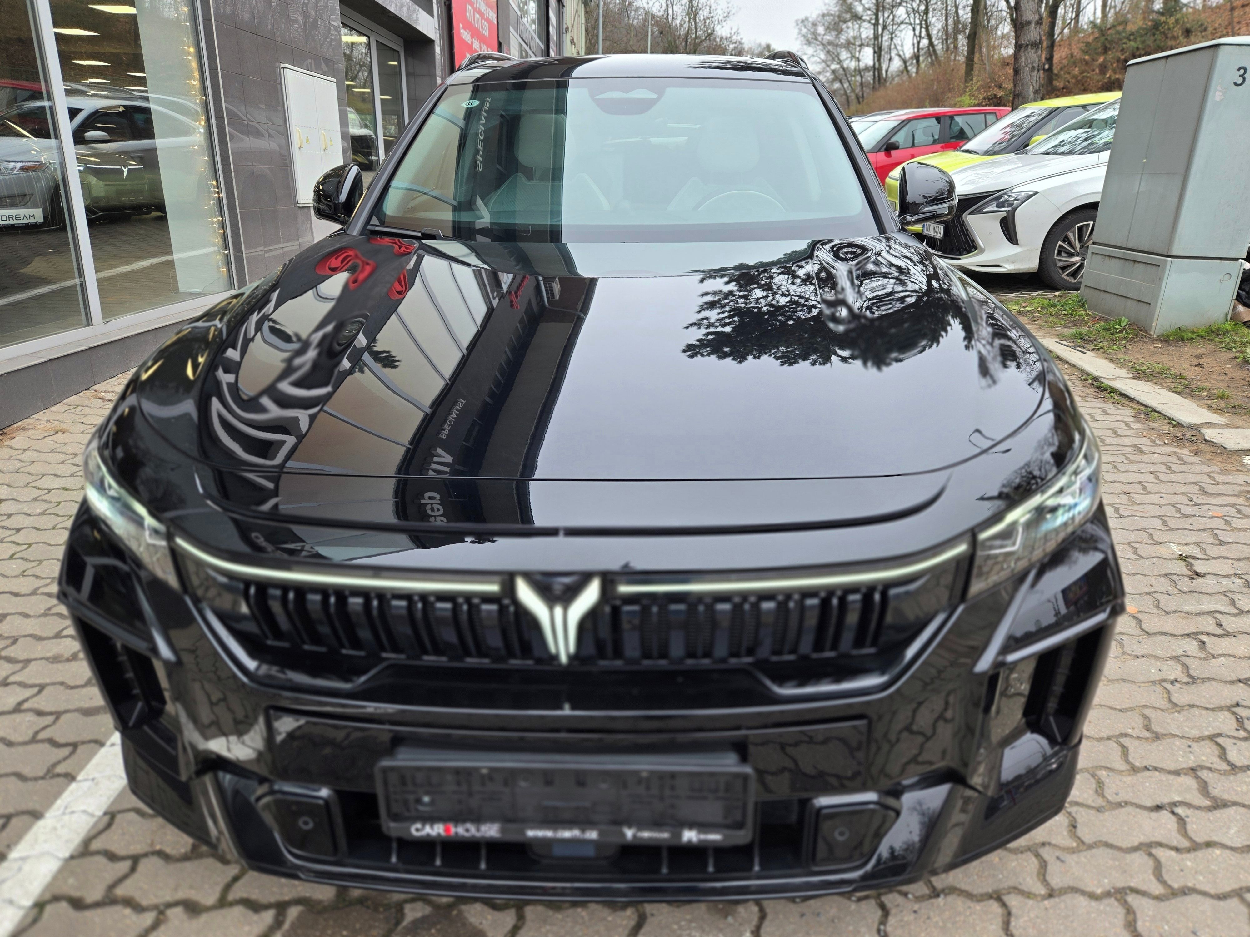 Voyah, FREE REV318 AWD HYBRID - fotka 3
