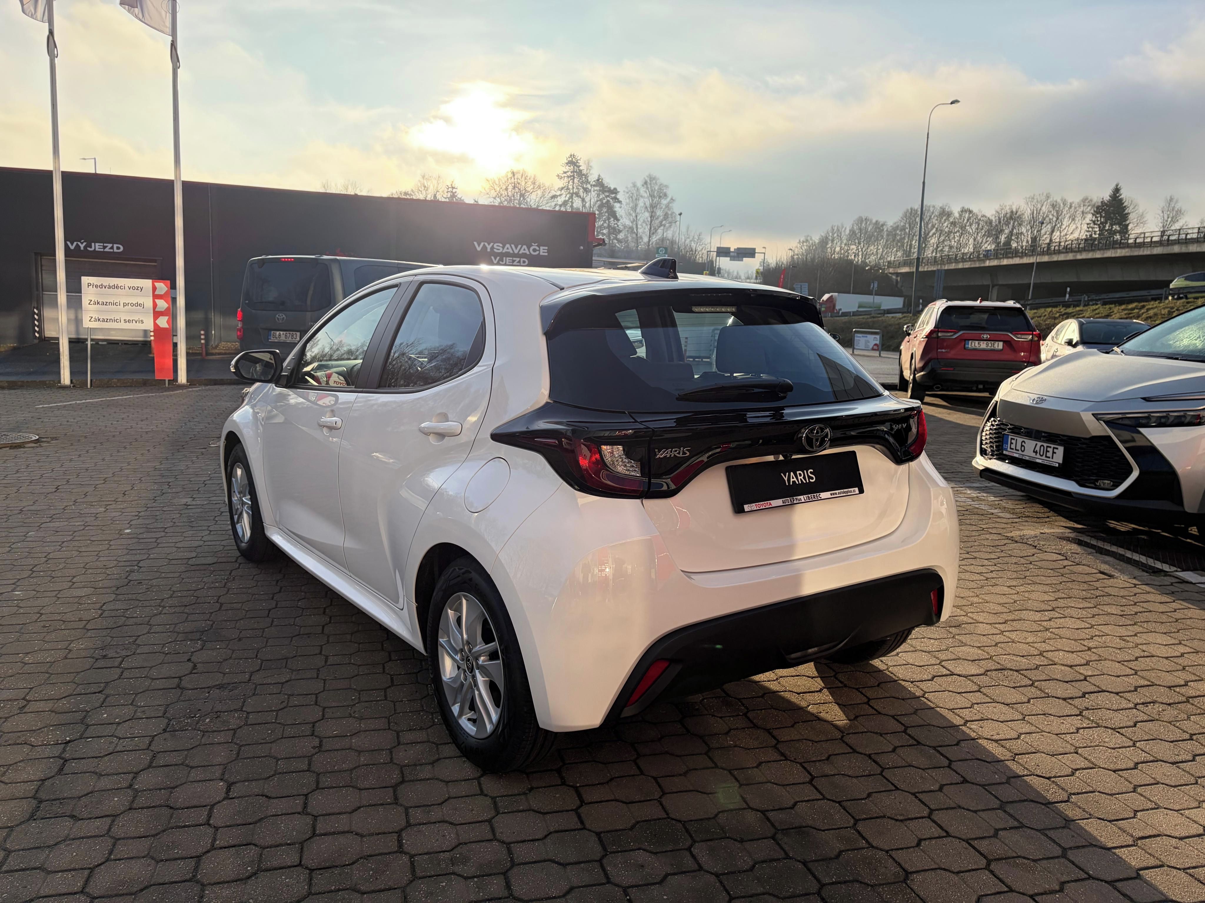Toyota Yaris, 1,5 HEV Comfort - fotka 6