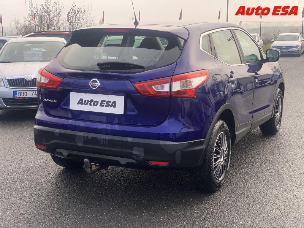 Nissan Qashqai, 1.2i,ČR,Navi,AC - fotka 6