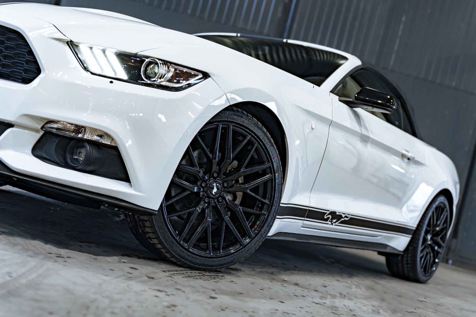 Ford Mustang, 3.7L Convertible