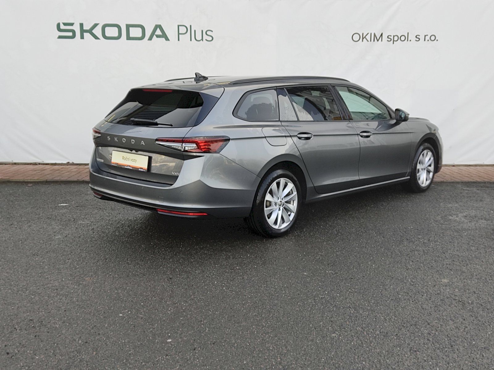 Škoda Superb, combi Selection 2,0 Tdi 142 kw - fotka 2