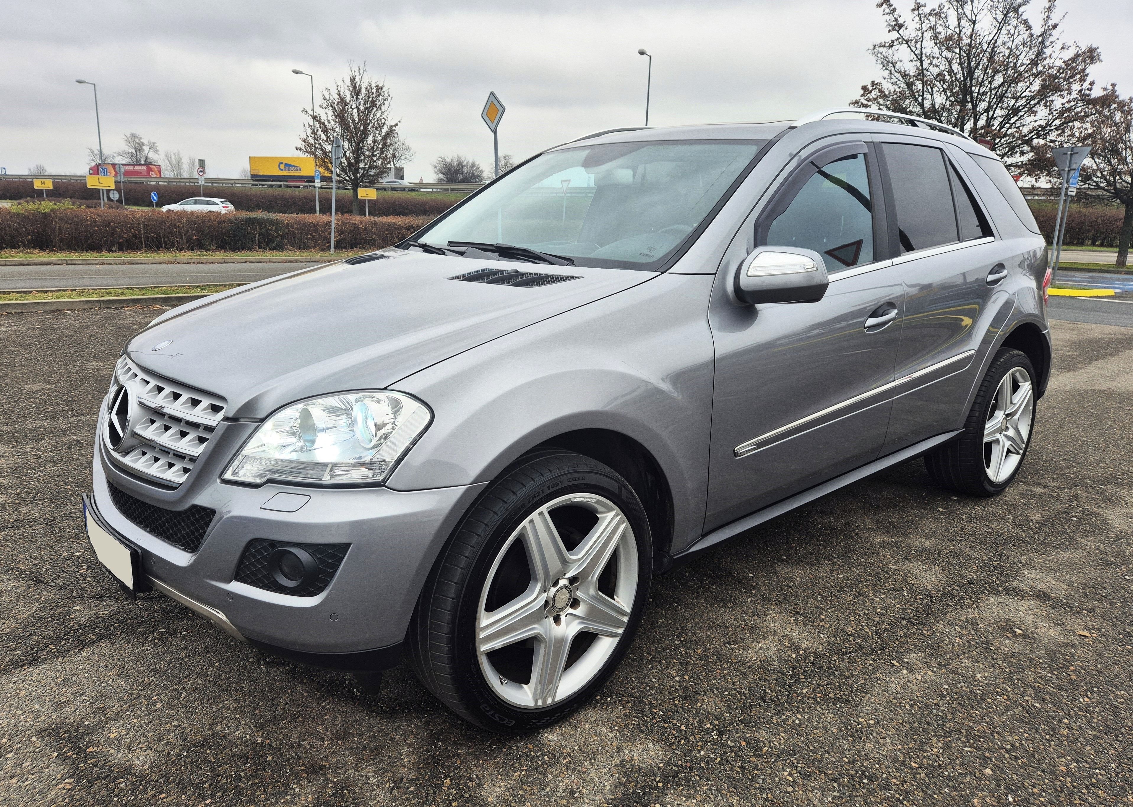 Mercedes-Benz ML, 350 4MATIC AMG 2xDVD+MULTIMED