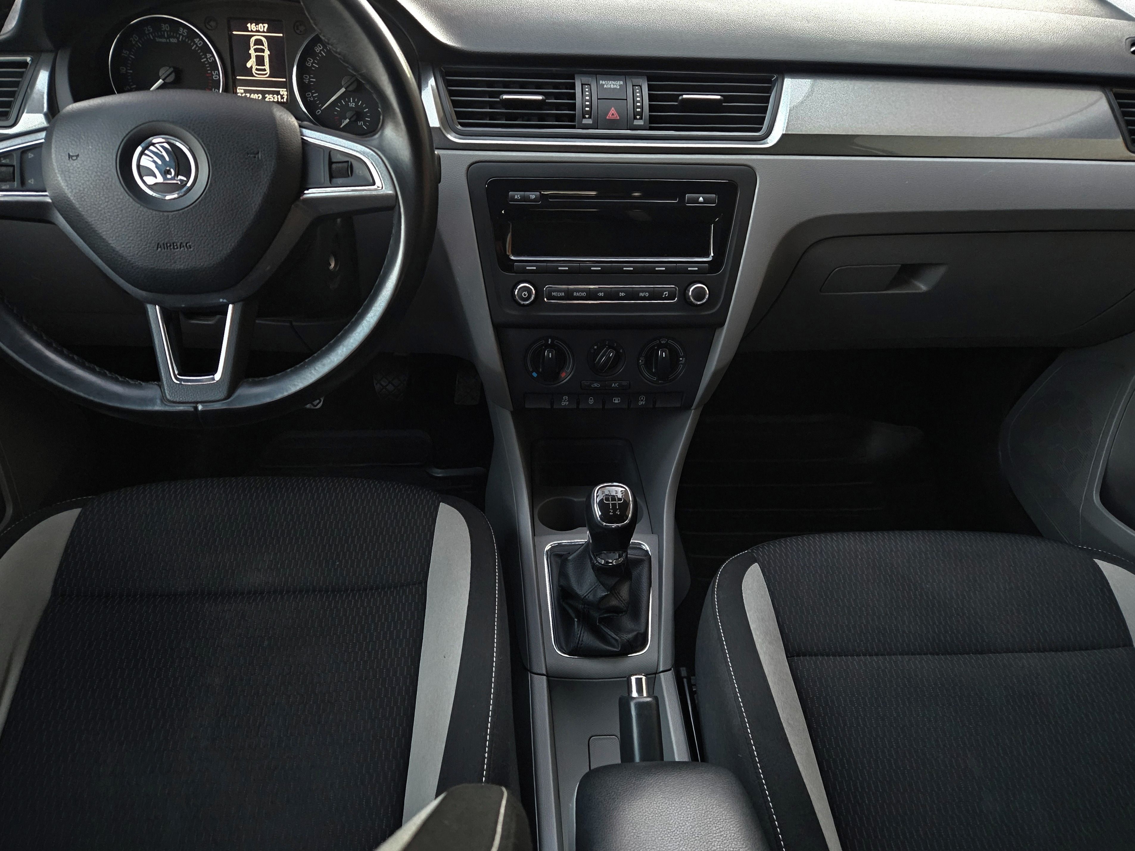 Škoda Rapid, 1.6TDi  1MAJITEL  ČR  DPH - fotka 3