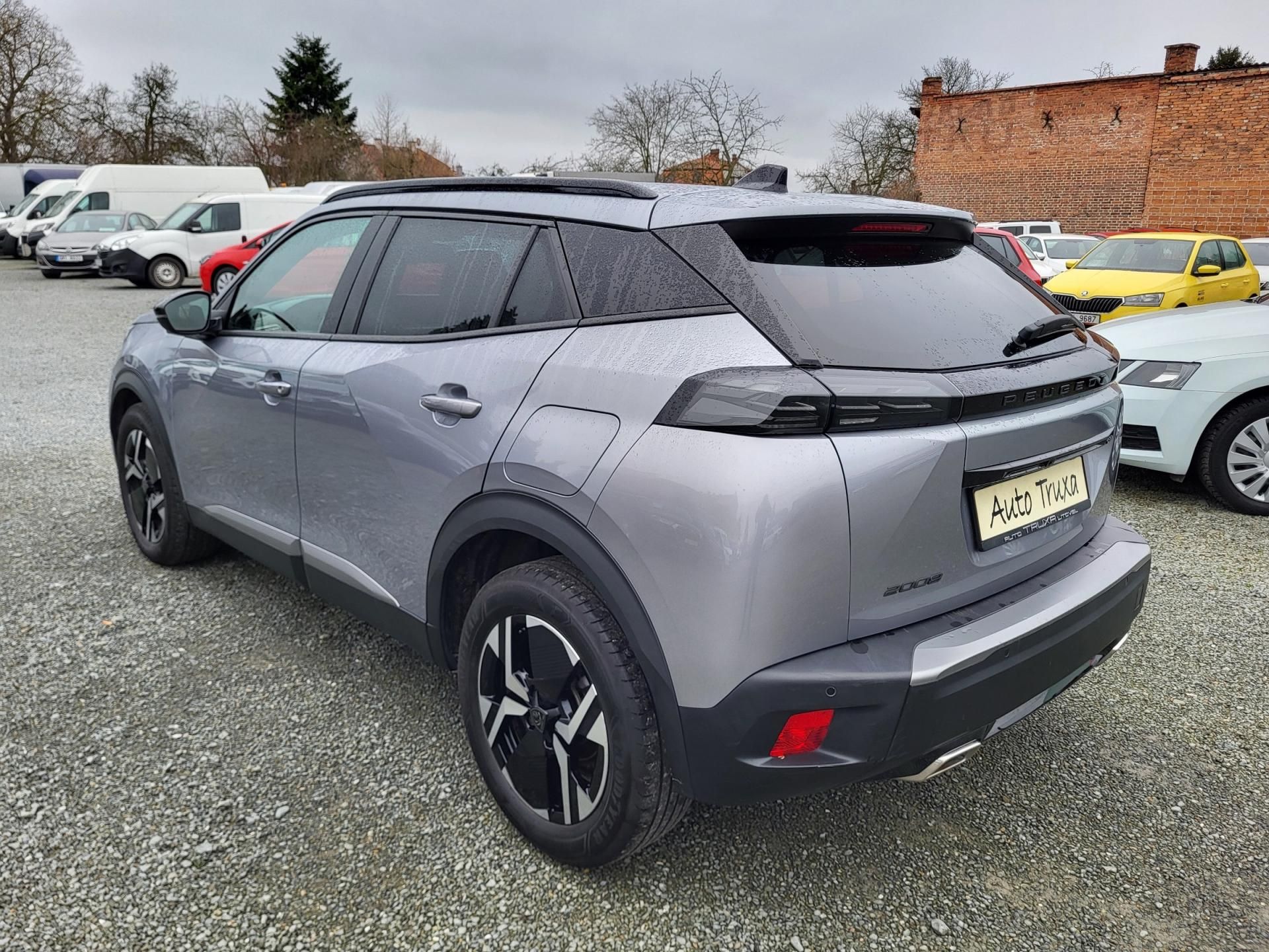 Peugeot 2008, 1.2 PureTech 130k AUTOMAT - fotka 3