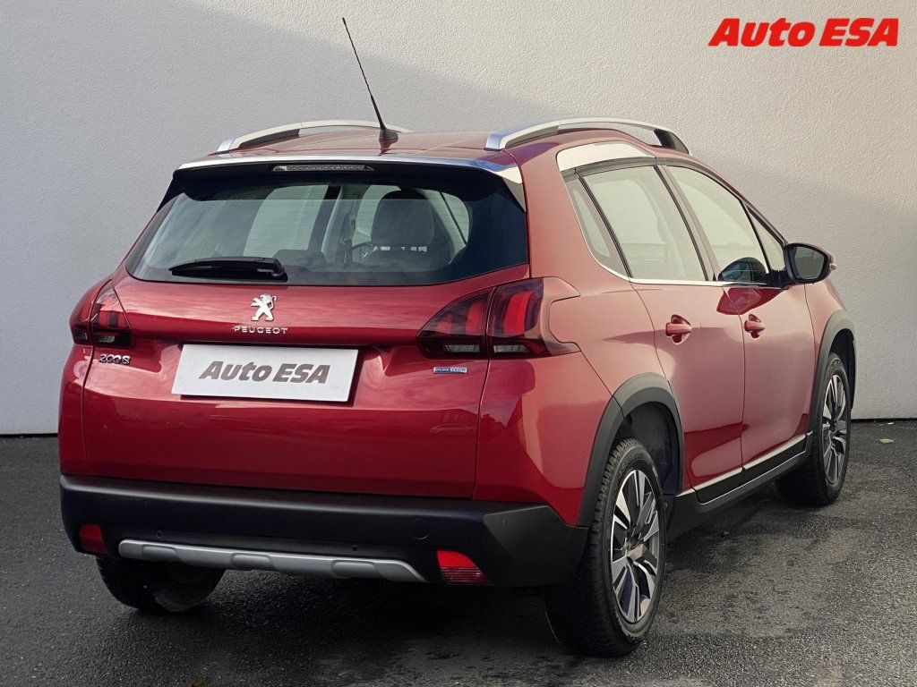 Peugeot 2008, 1.2PT,Allure,AT,navi - fotka 4