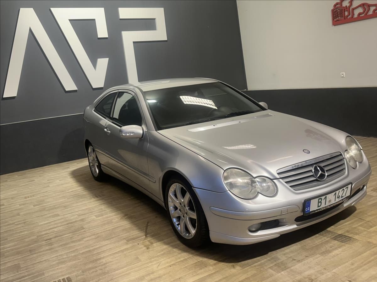 Mercedes-Benz Třídy C, 220CDI*AT*Kupé*Bez koroze* - fotka 3
