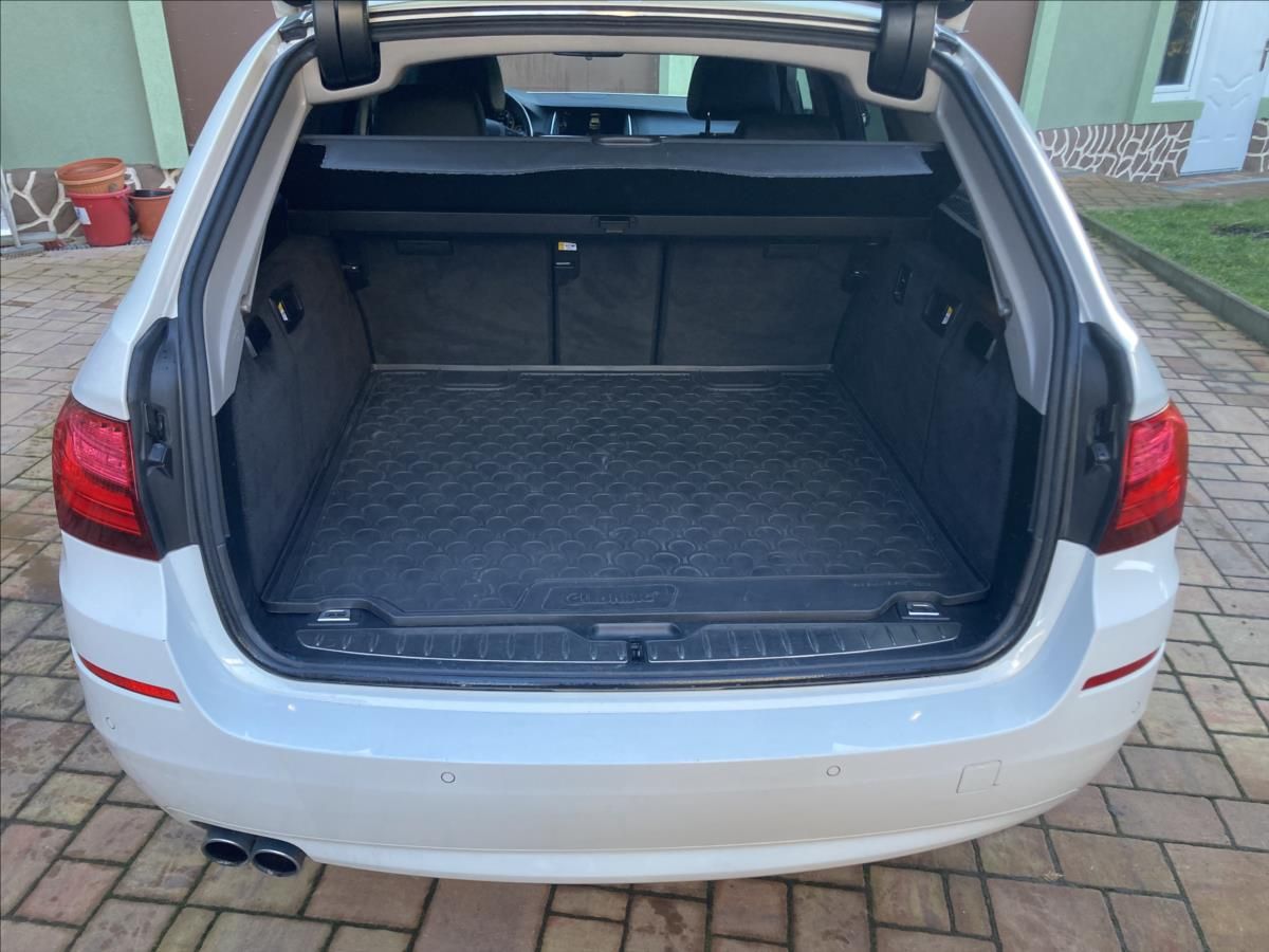 BMW Řada 5, 2,0 520d x-Drive Webasto - fotka 6