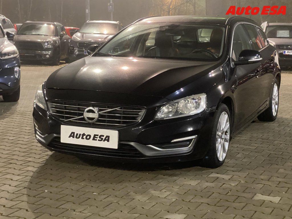Volvo V60, 1.6D,AC,kůže - fotka 3