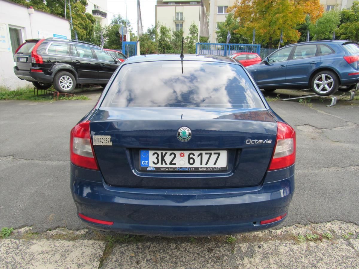 Škoda Octavia, 1,6 TDi 77kW Sedan - fotka 6