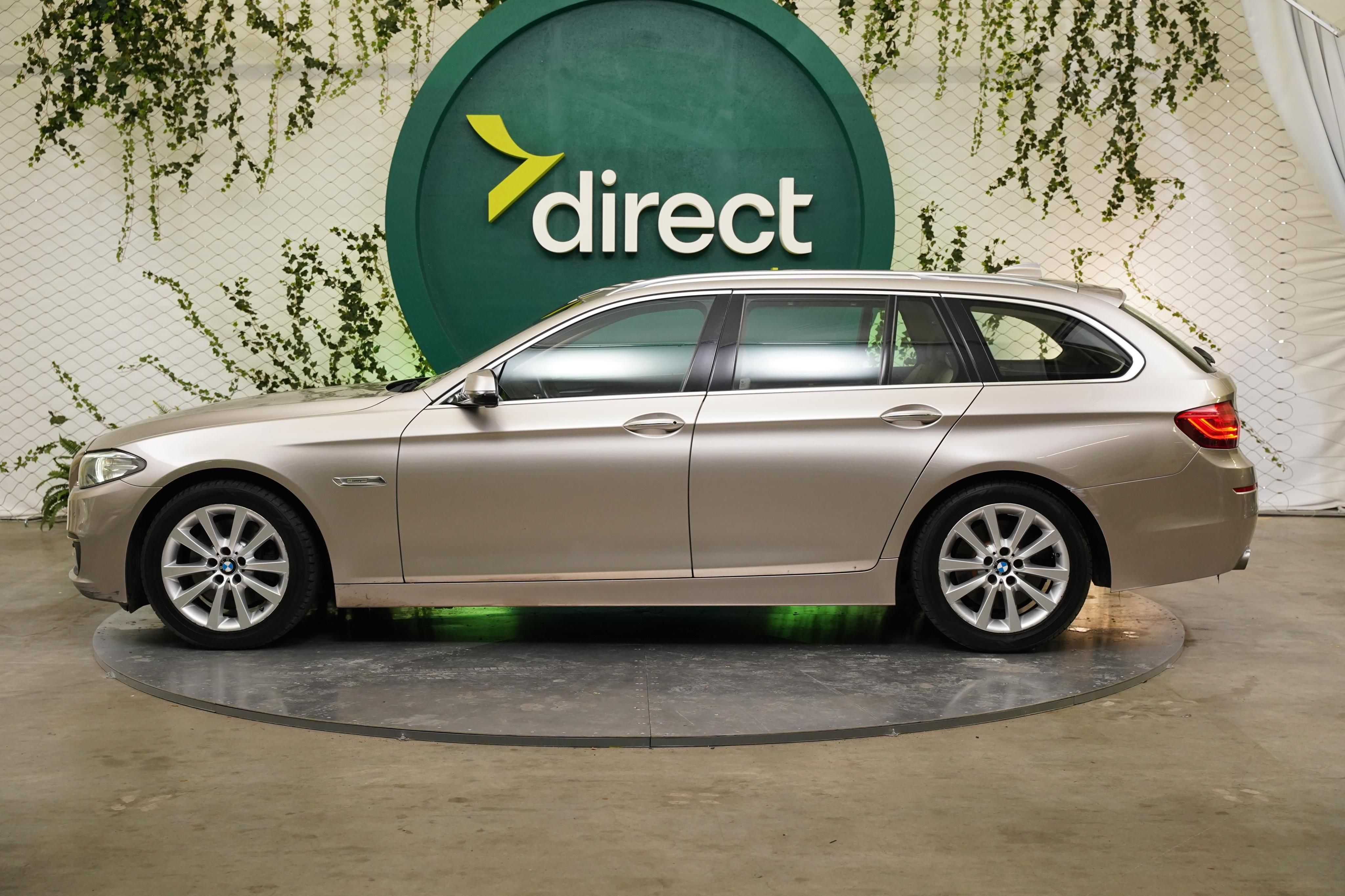 BMW Řada 5, 530d 190 kW xDrive Luxury Line - fotka 3