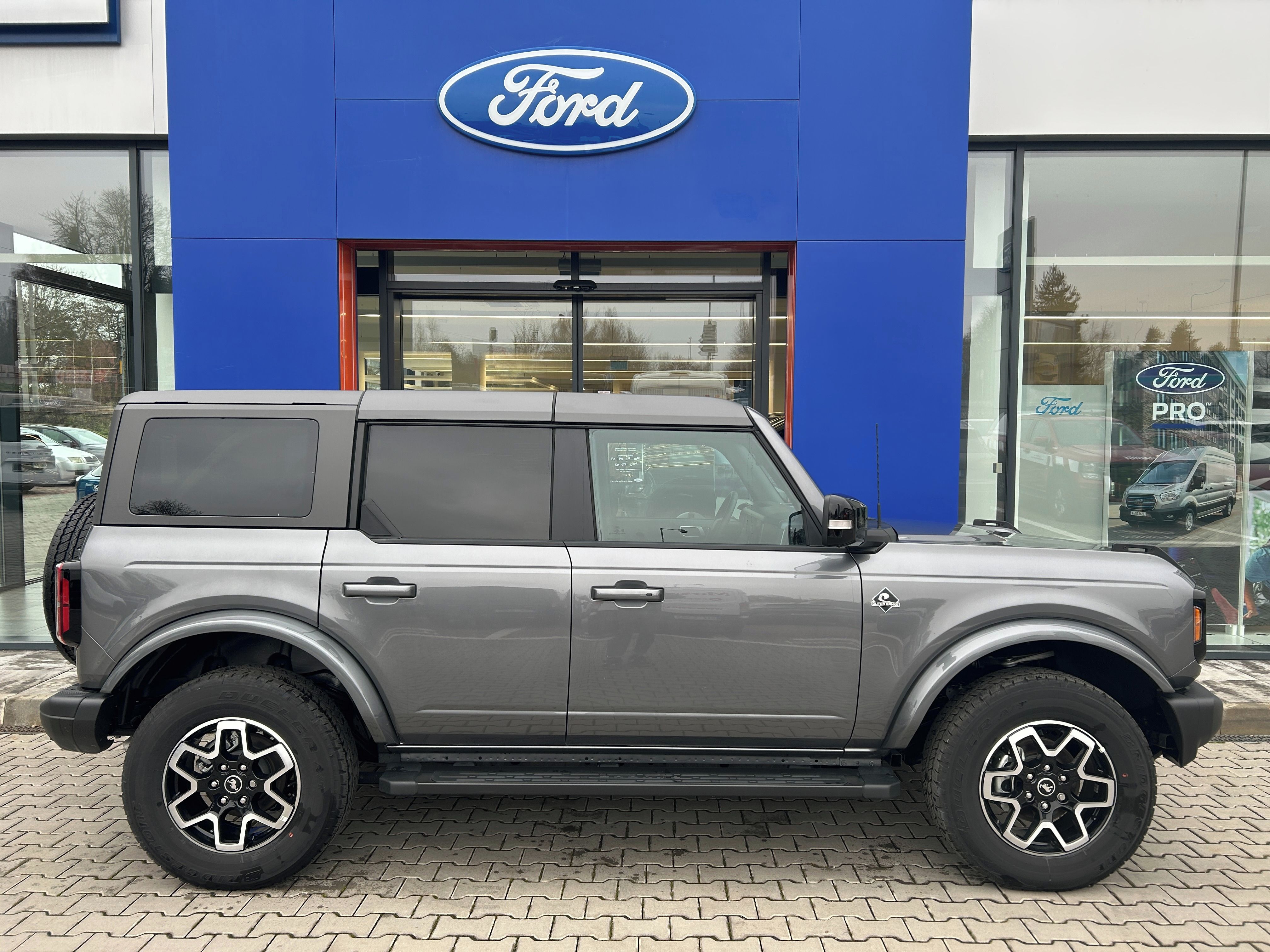 Ford Bronco, 2.7 EcoBoost 246kW OUTER BANKS - fotka 4