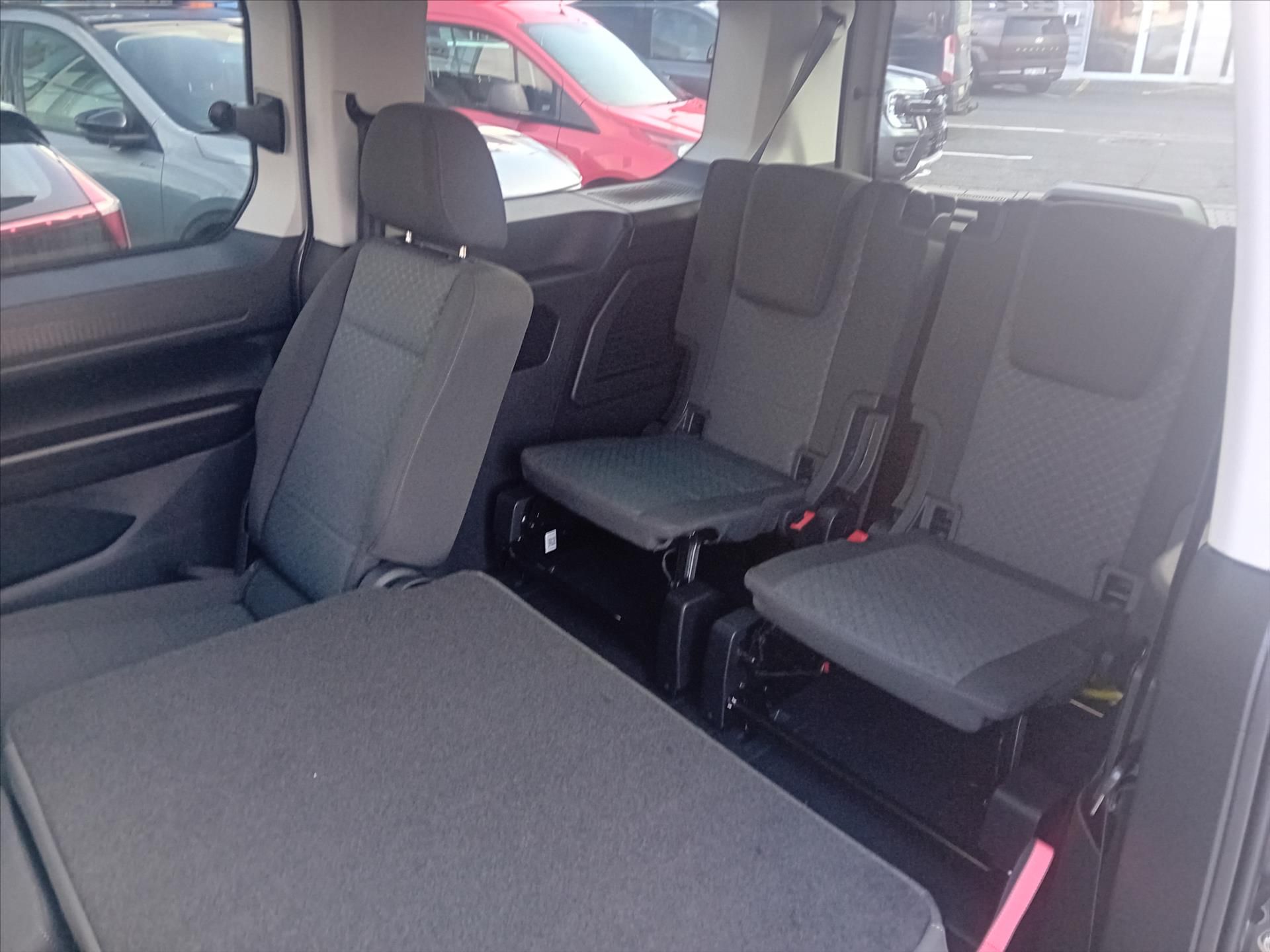 Ford Tourneo Connect, 1,5 PHEV  Grand Titanium - fotka 3