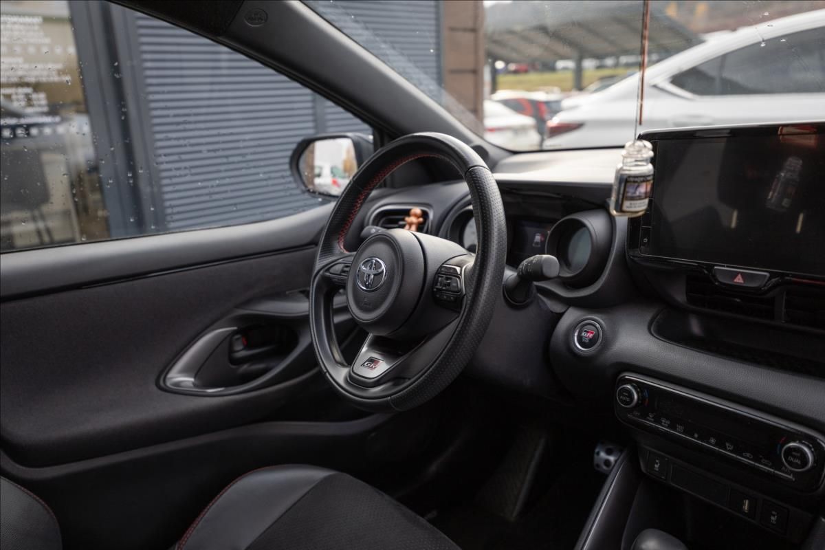 Toyota Yaris, 1,5 AT GR SPORT - fotka 6
