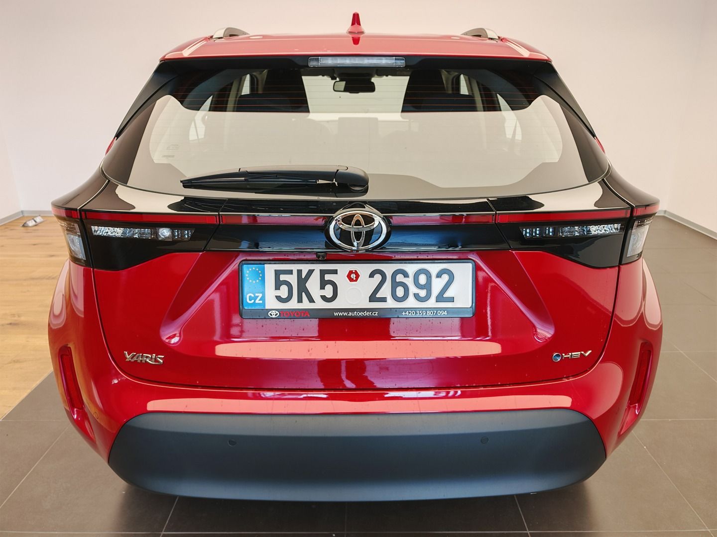 Toyota Yaris, 1.5 Hybrid eCVT Comfort 4x2 - fotka 4
