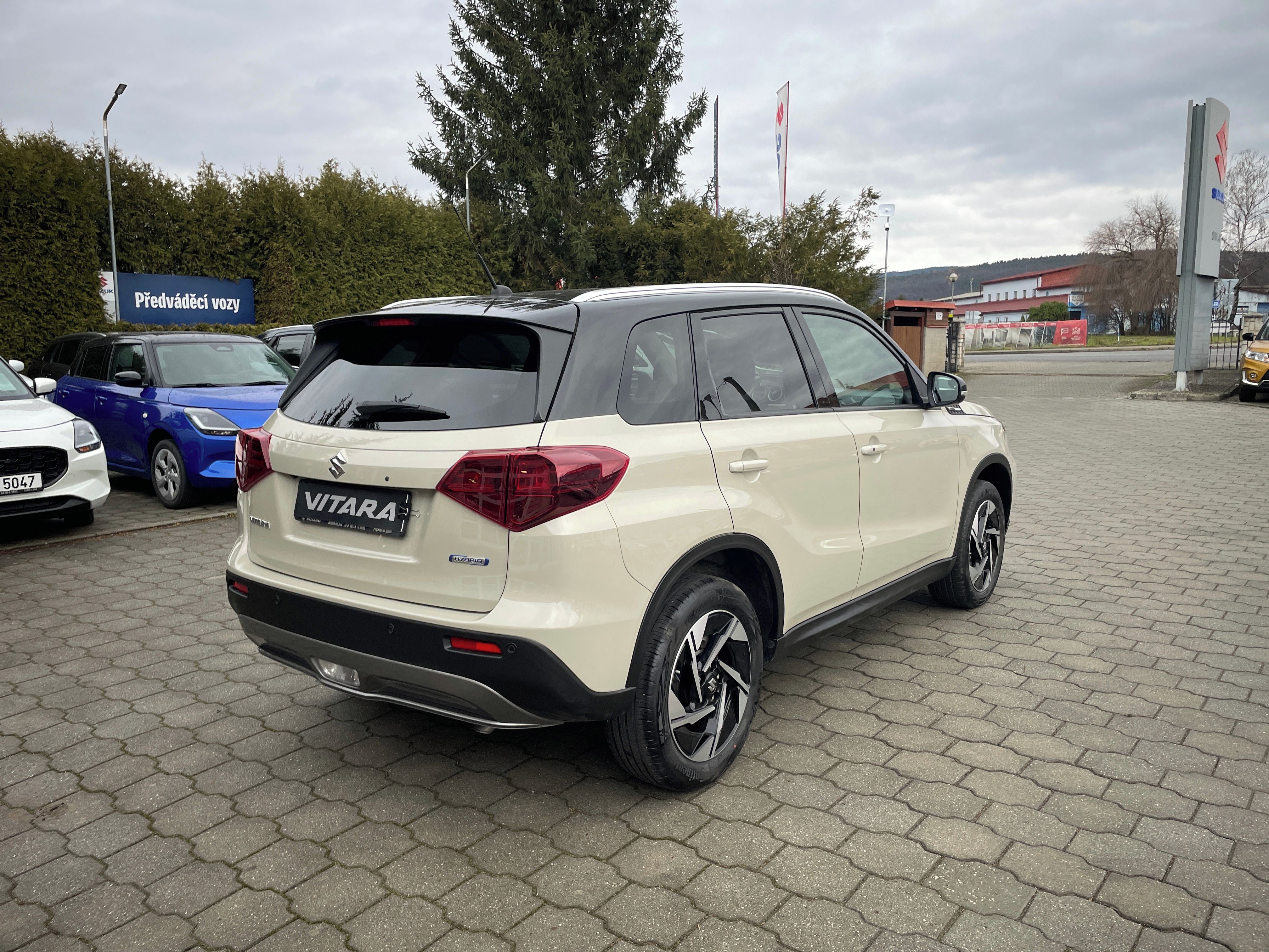 Suzuki Vitara, 1,4 Elegance Hybrid 2WD - fotka 3