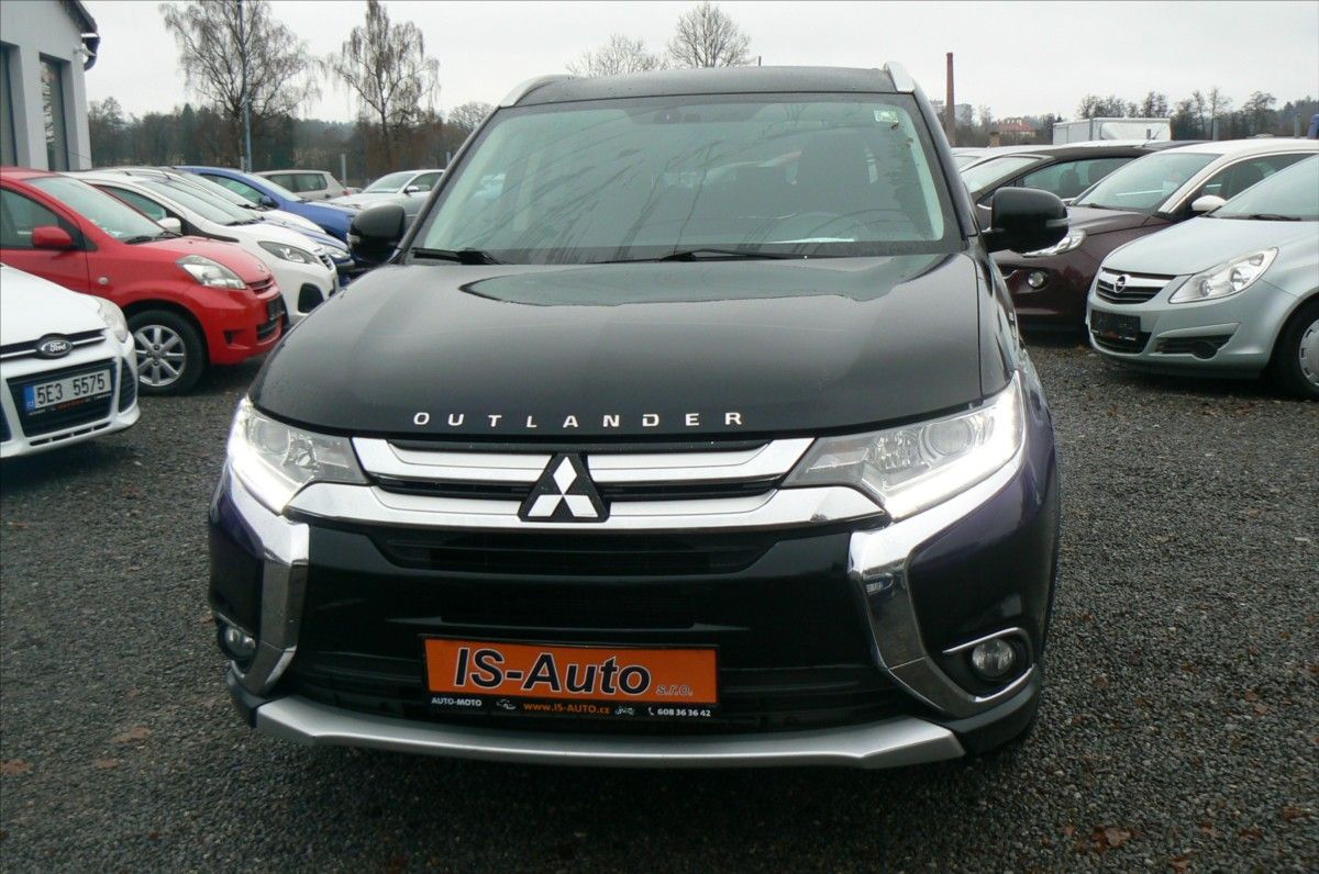Mitsubishi Outlander, 2,3 INTENSE 2.2 DI-D   4WD - fotka 3