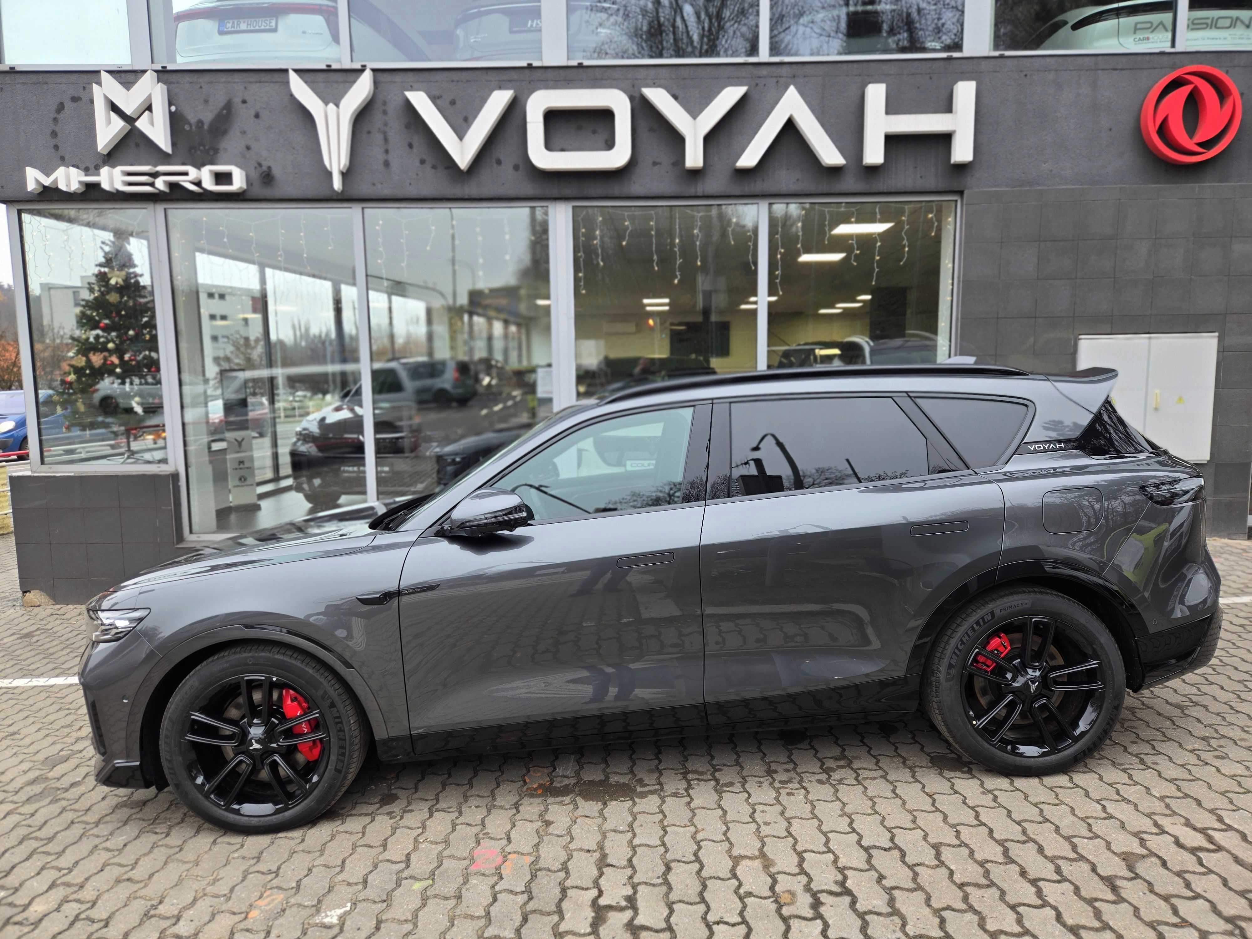 Voyah, FREE REV318 AWD HYBRID