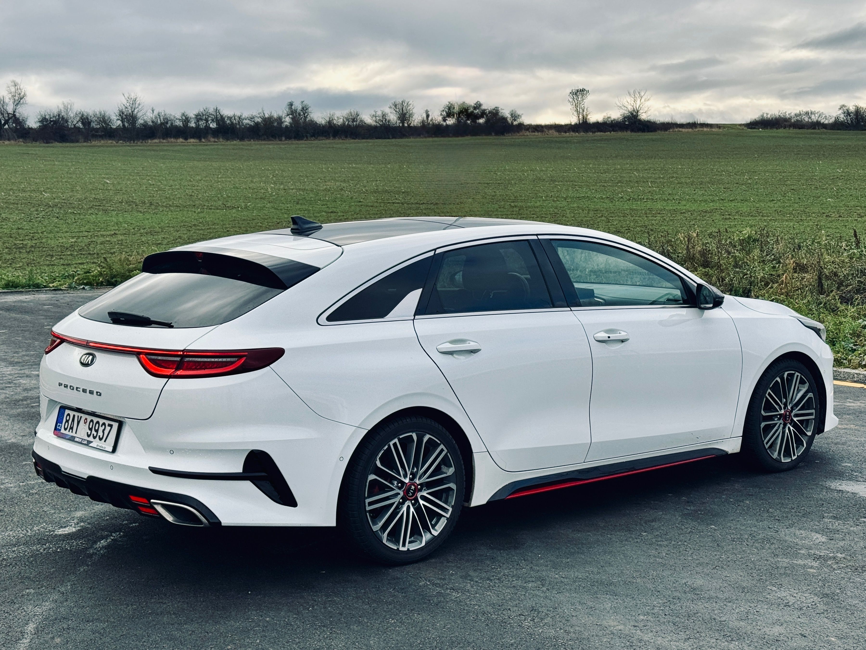 Kia ProCeed, 1.6 T-Gdi GT Max výbava - fotka 6