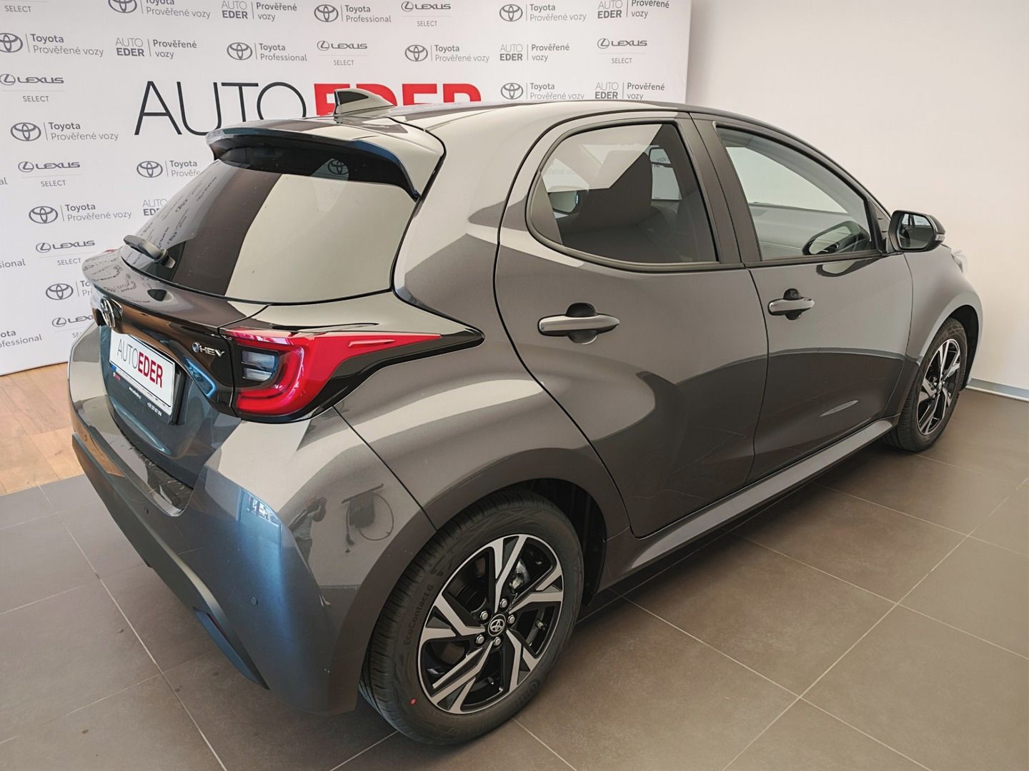 Toyota Yaris, 1.5 Hybrid Style - fotka 4
