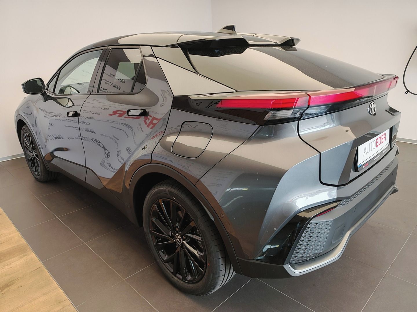 Toyota C-HR, 2.0 PHEV GR SPORT - fotka 6