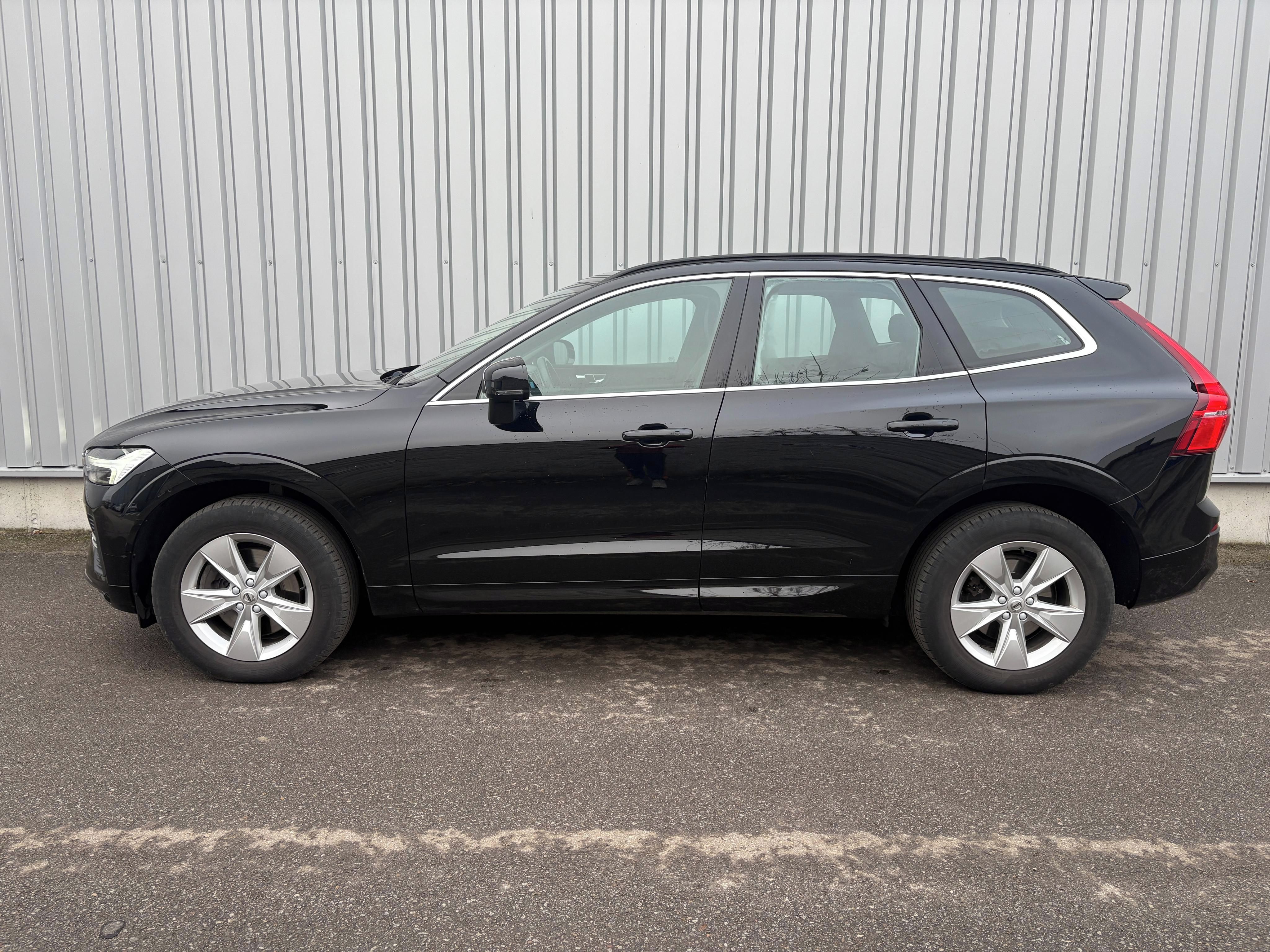 Volvo XC60, 2.0B4,4x4,145kW,ČR,DPH,CORE - fotka 2