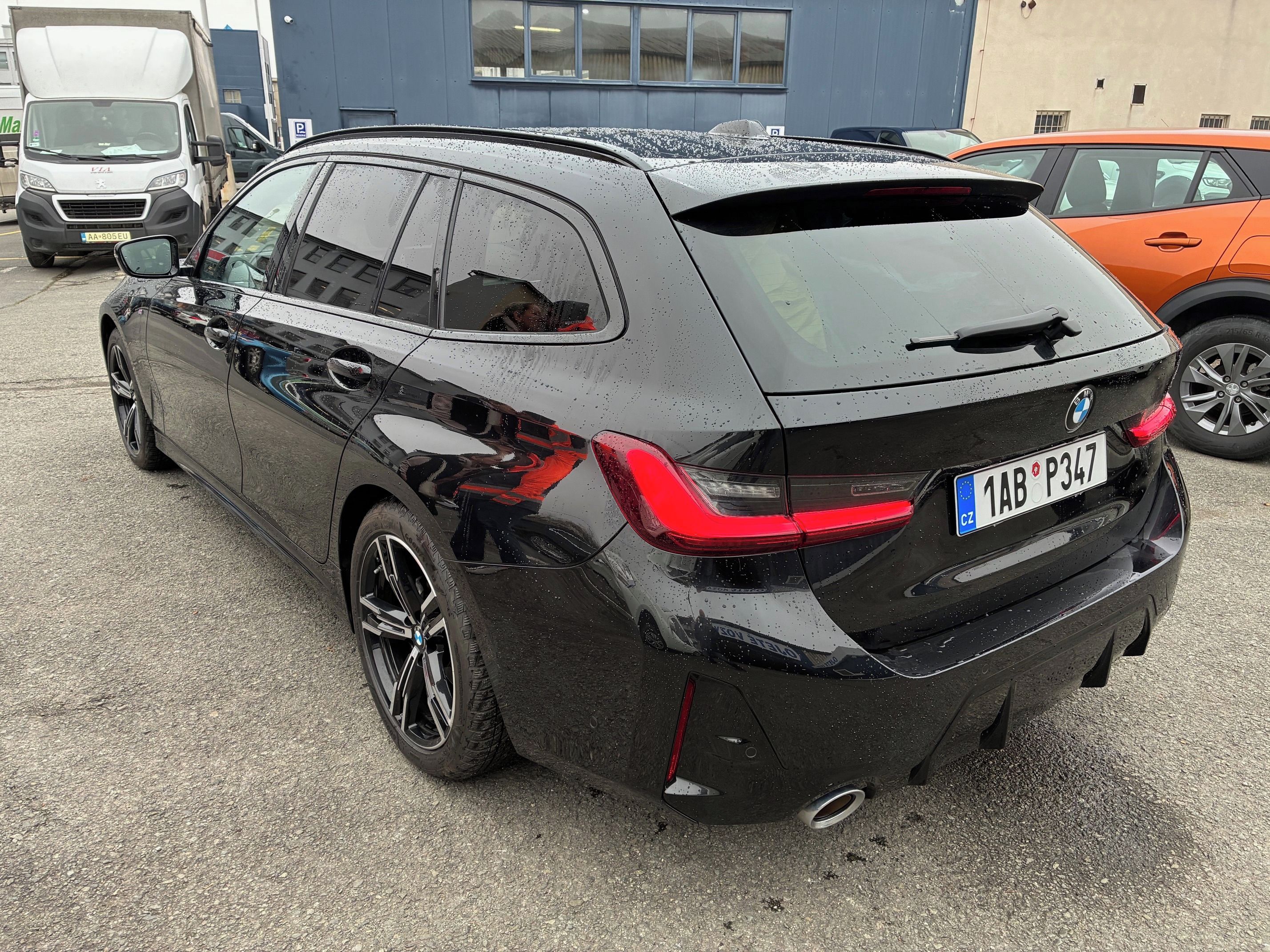 BMW Řada 3, 320 Touring M-Paket po servisu - fotka 2