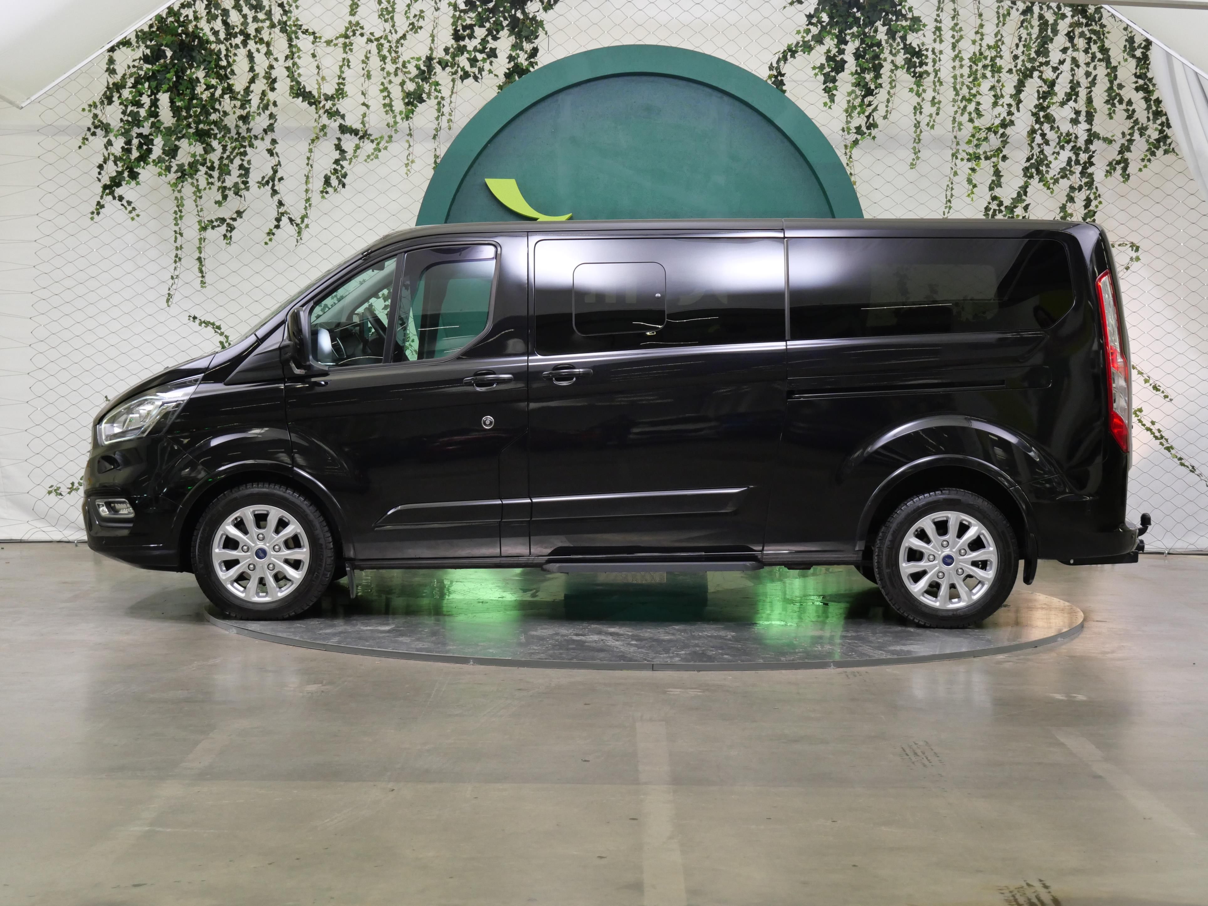 Ford Tourneo Custom, 2.0 EcoBlue 110 kW Titanium L2 - fotka 3