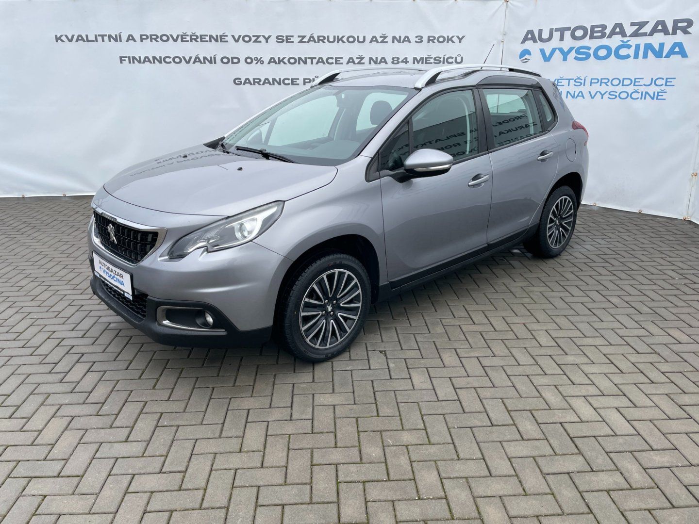 Peugeot 2008, 1.2PT 61kW Navigace! Car Play
