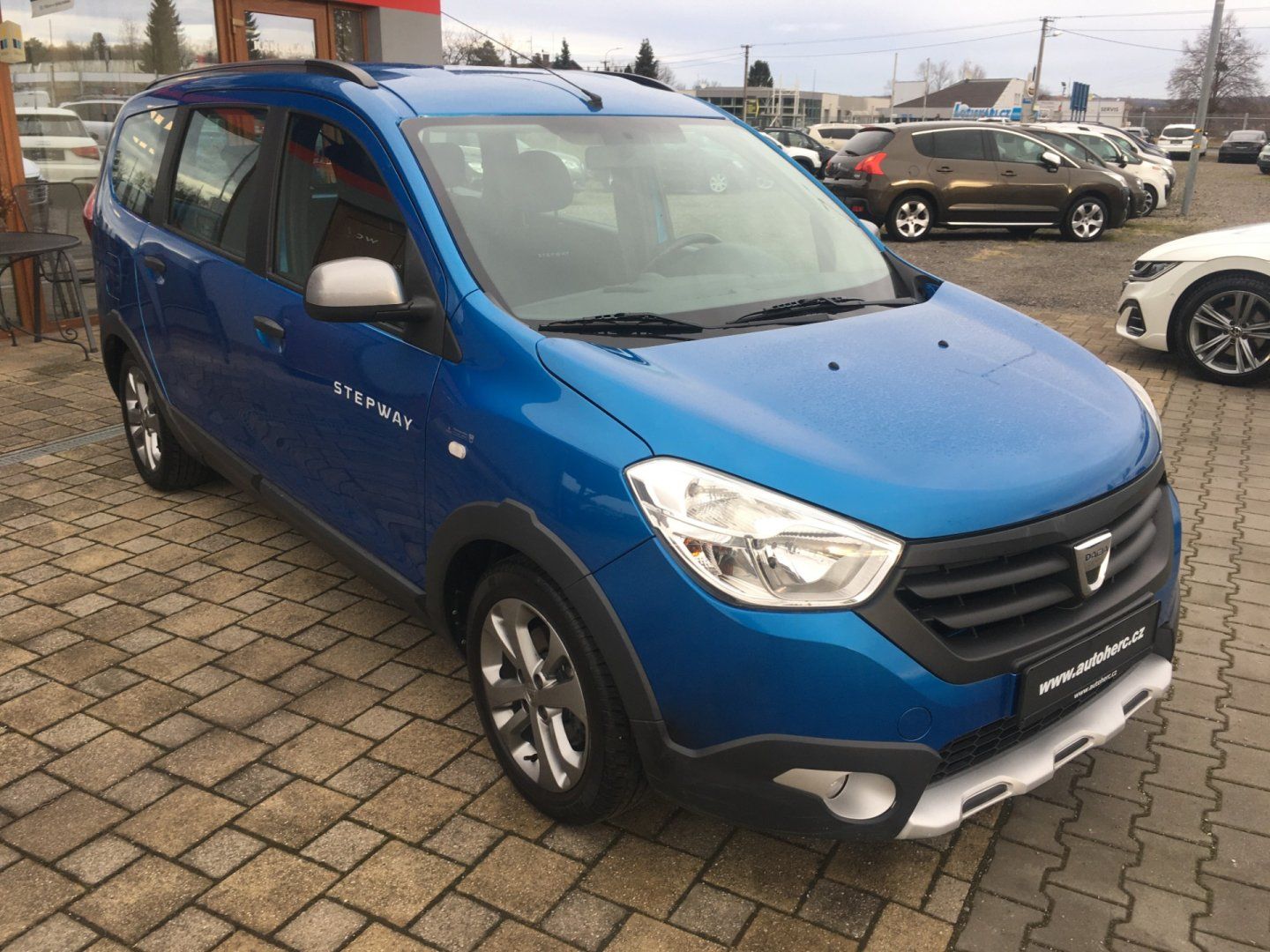 Dacia Lodgy, 1.2 i 85 kW STEPWAY - fotka 2