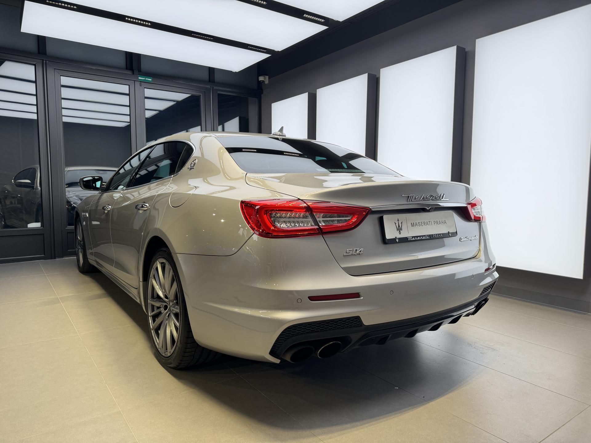Maserati Quattroporte, SQ4 410HP V6 - fotka 6