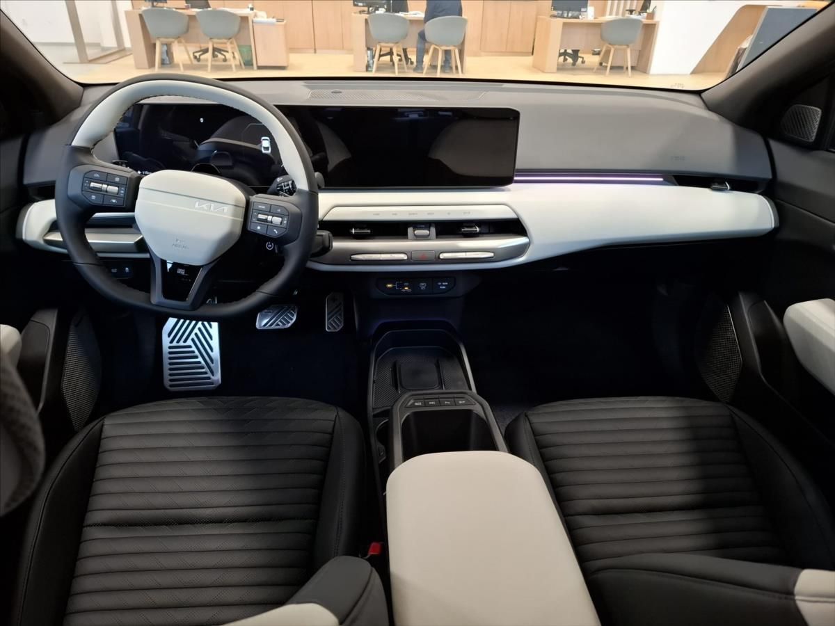 Kia EV4, GT-LINE 150 KW V2L 2025 - fotka 5