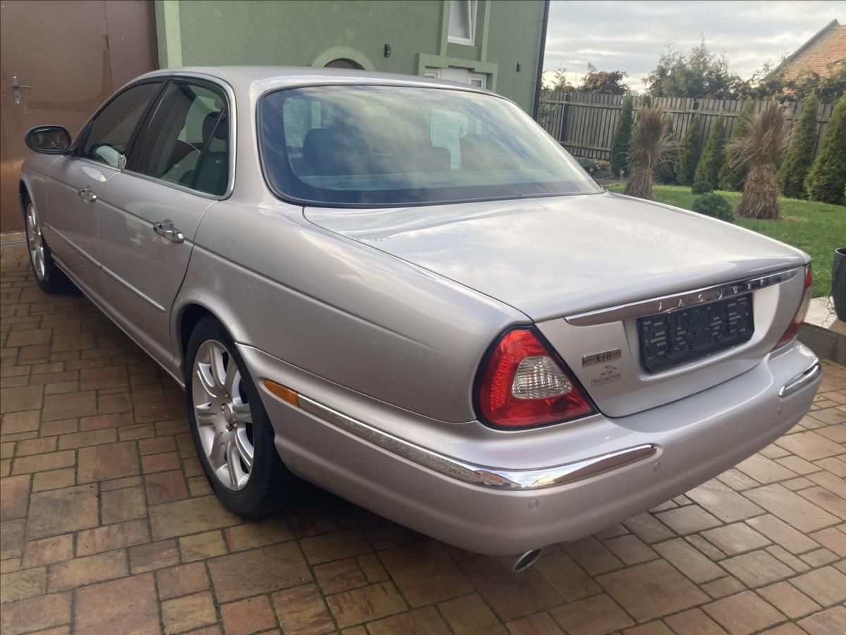 Jaguar XJ8, 4,2 V8  XJ8 - fotka 4