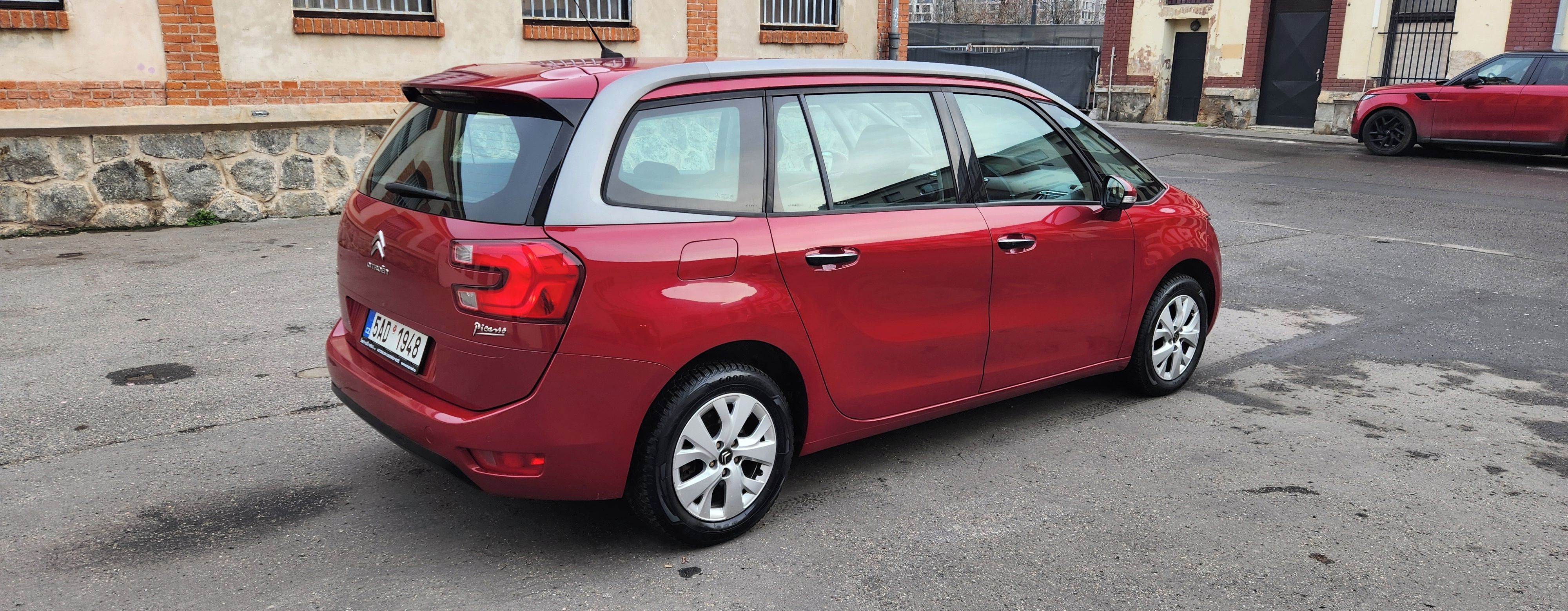 Citroën Grand C4 Picasso, 1.6 HDI 7 MÍST ČR - fotka 5