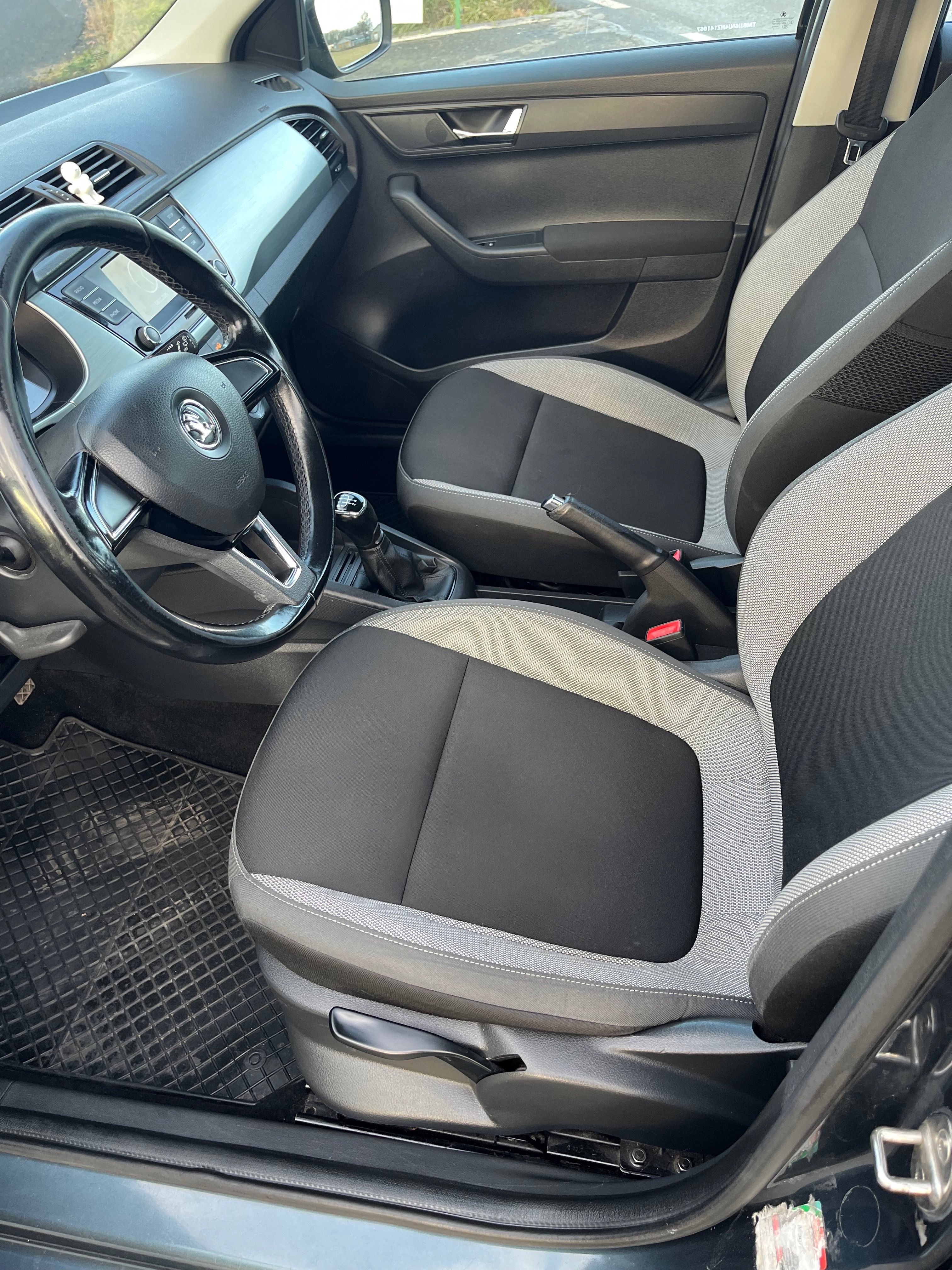 Škoda Fabia, Škoda Fabia 1.4TDI TOP STAV - fotka 6