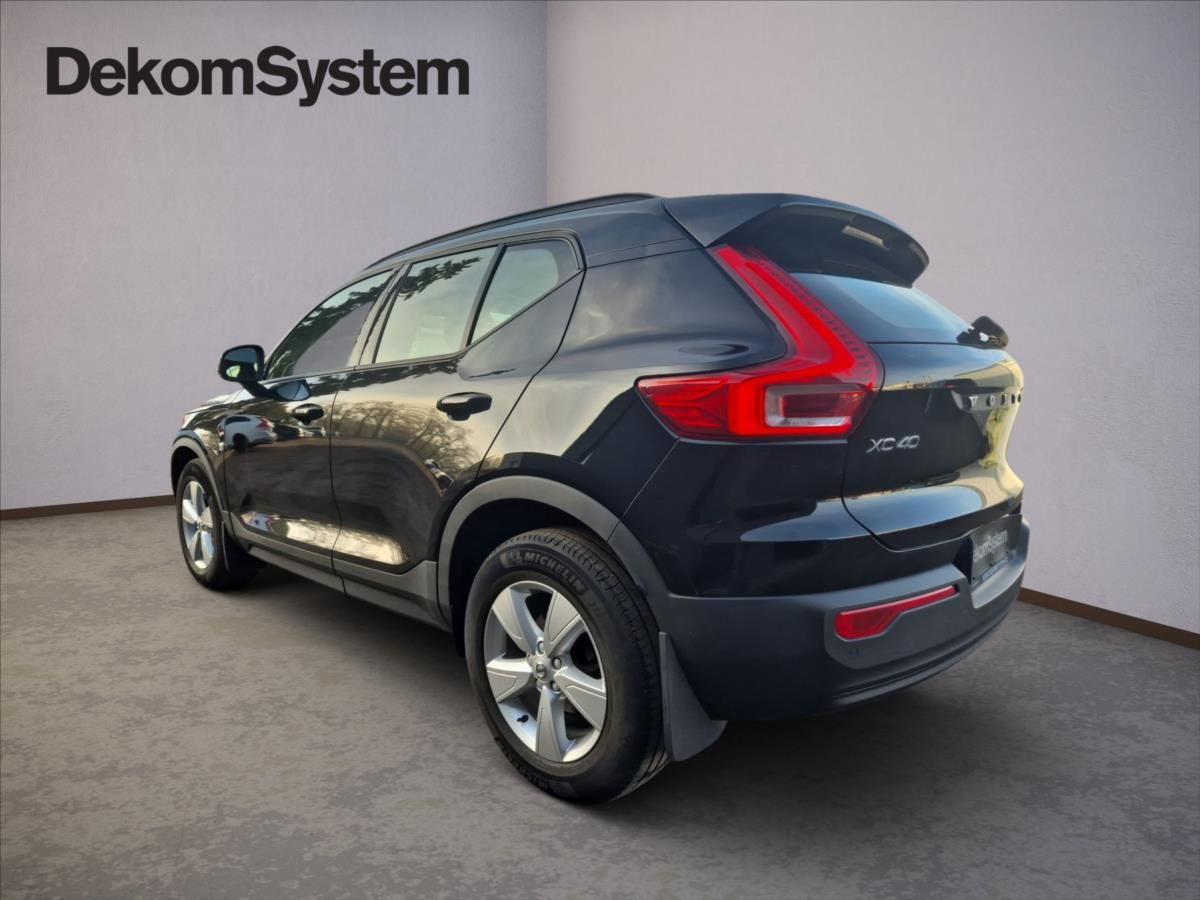 Volvo XC40, 1,5 T3 FWD Momentum - fotka 4