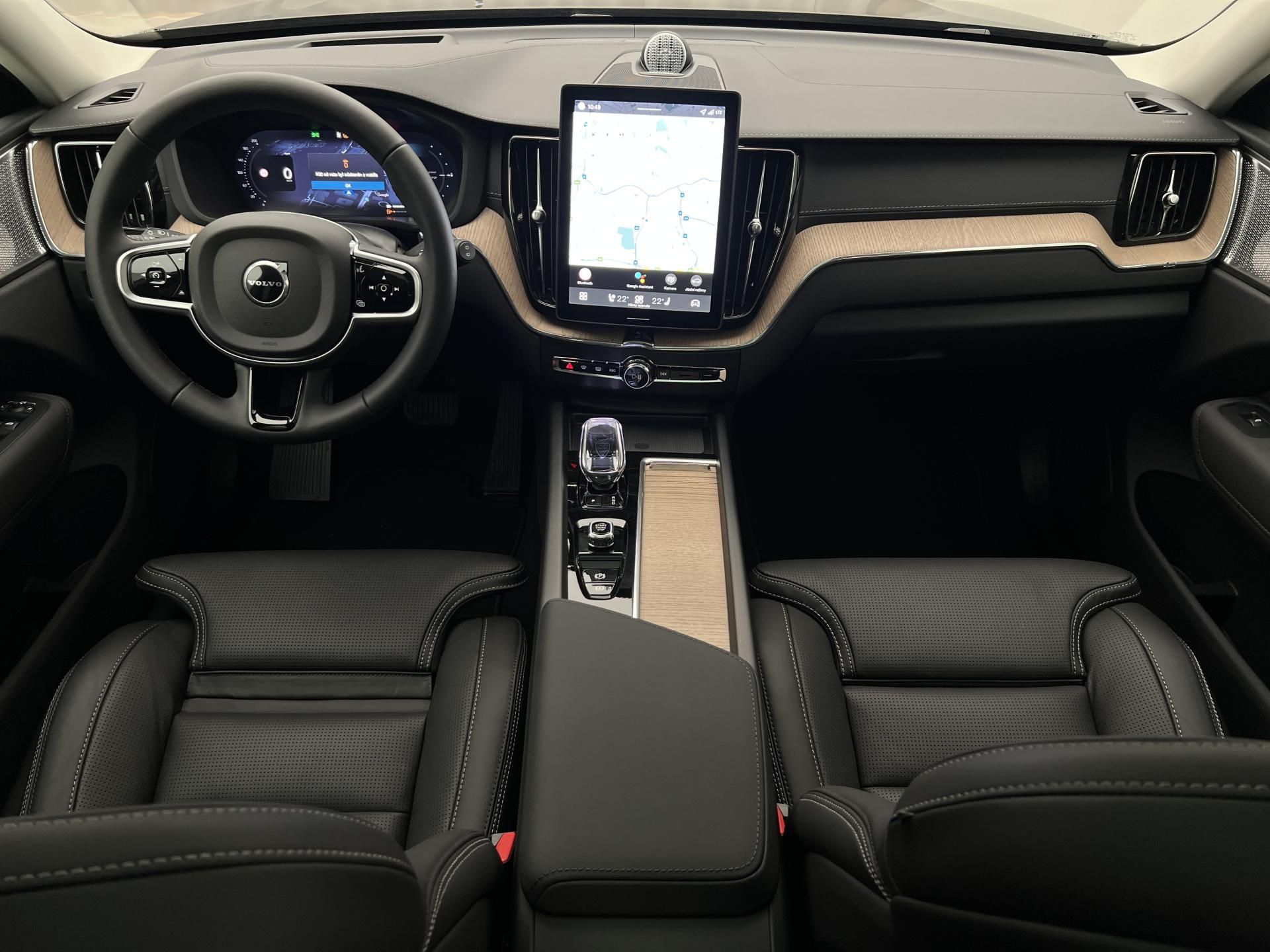 Volvo XC60, T6 AWD RECHARGE ULTRA AUT - fotka 2