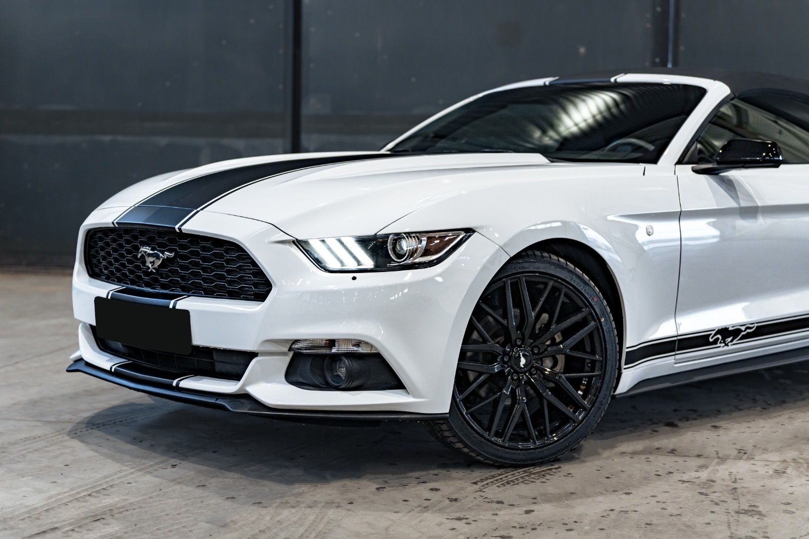 Ford Mustang, 3.7L Convertible - fotka 4