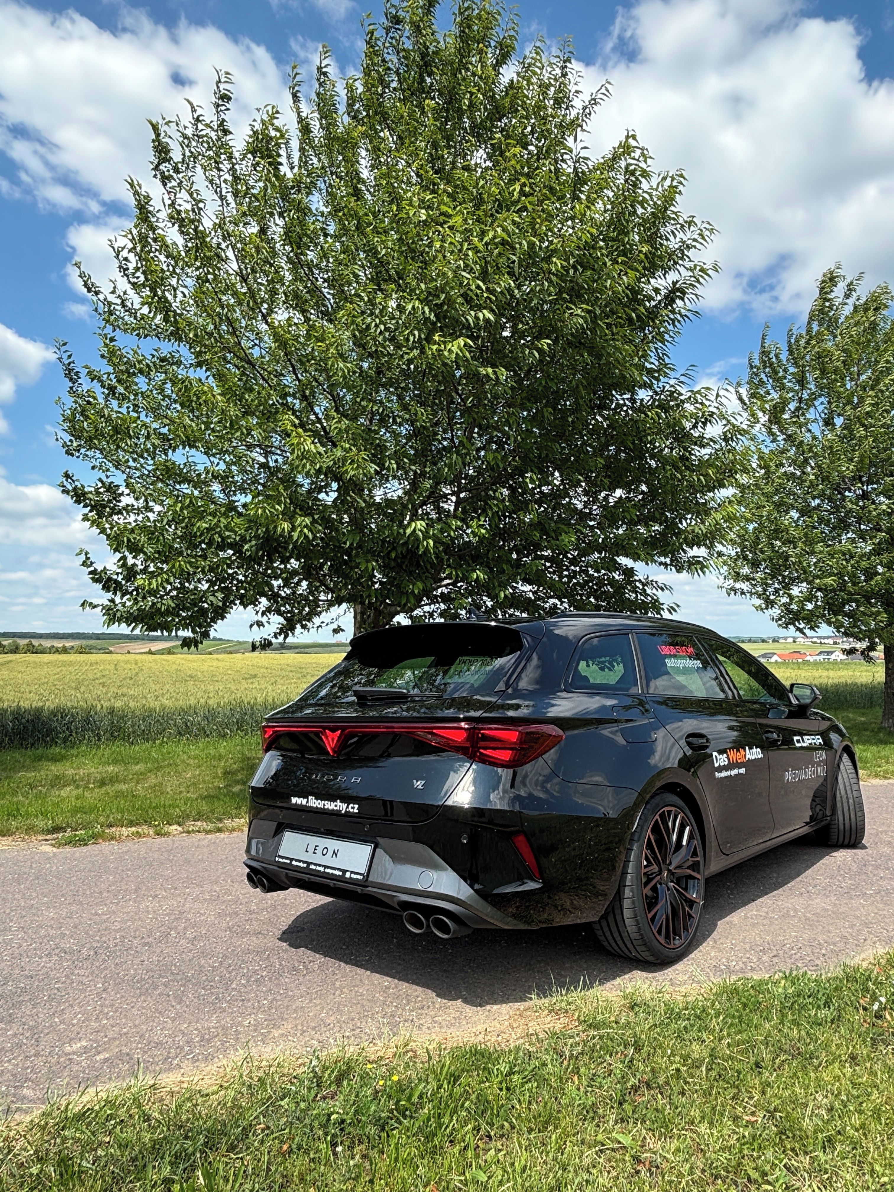 Cupra Leon, Leon SP VZ 2.0 TSI 333k DSG 4W - fotka 2