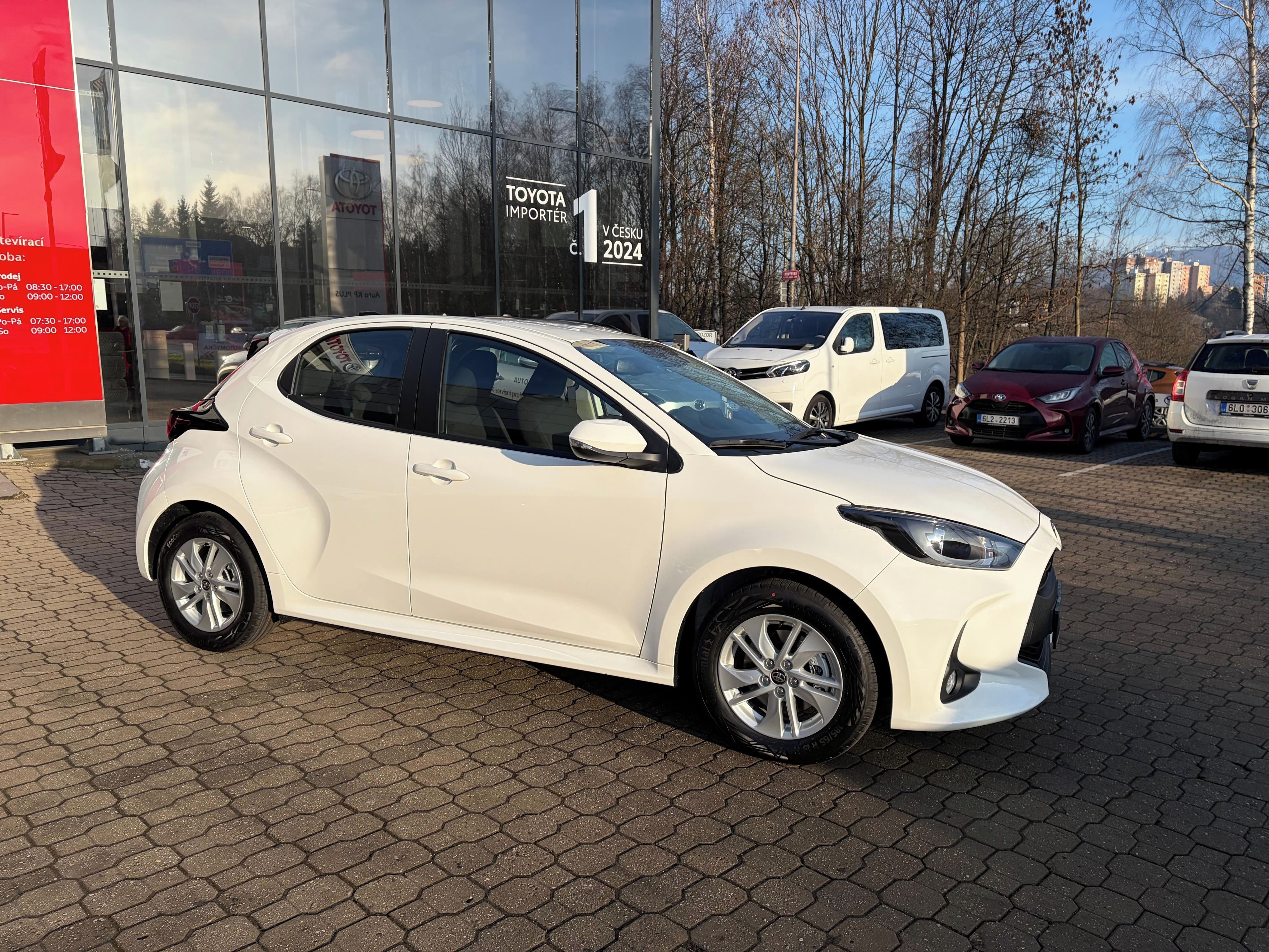 Toyota Yaris, 1,5 HEV Comfort - fotka 3