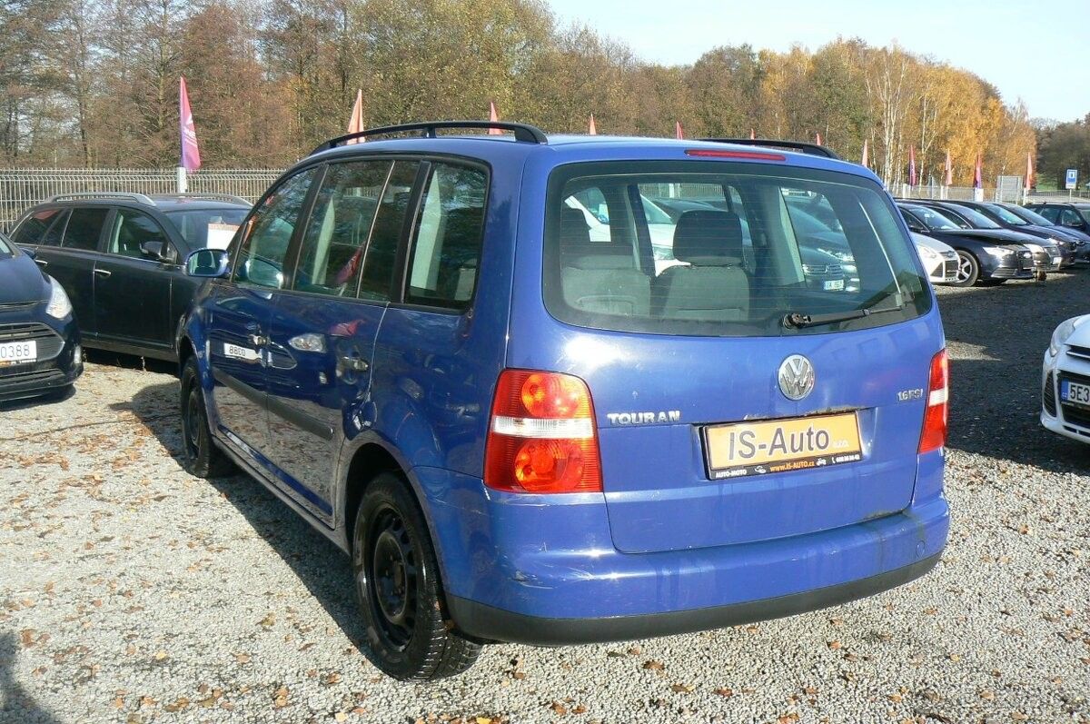 Volkswagen Touran, 1,6 FSI - fotka 4
