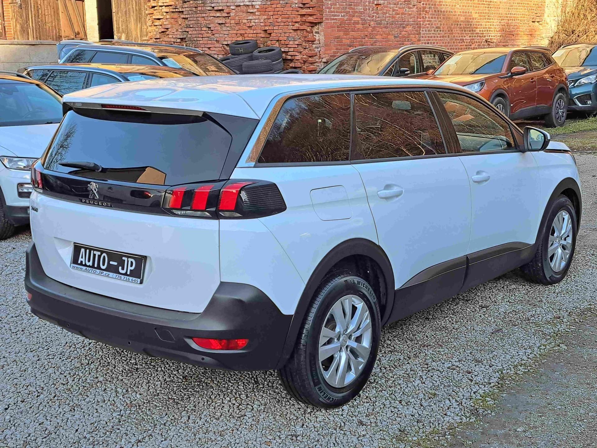 Peugeot 5008, 1,2 PT EAT8 17ALU PDC NAVI - fotka 4