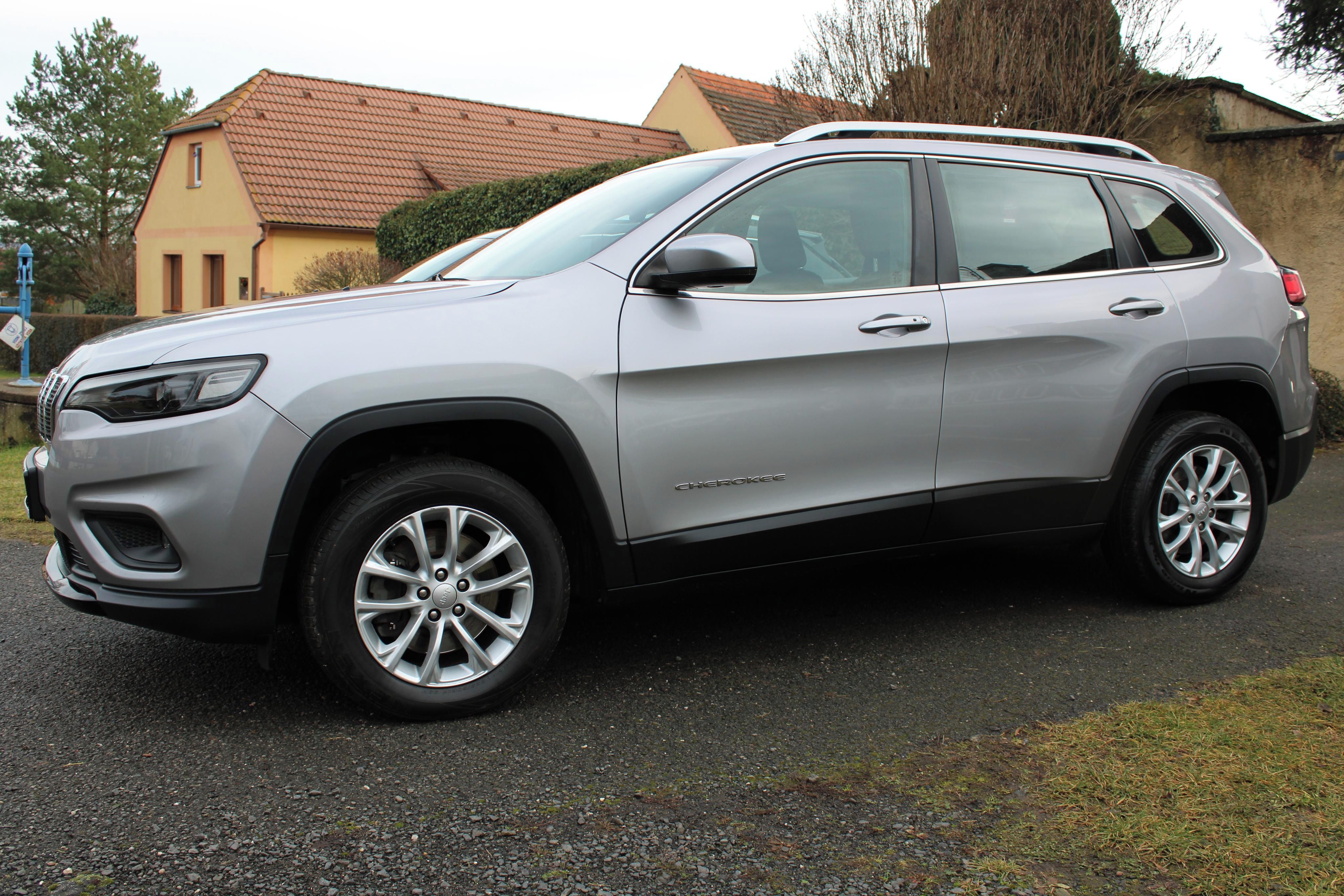 Jeep Cherokee, 2.2 M-Jet Longitude 4x4 - fotka 2
